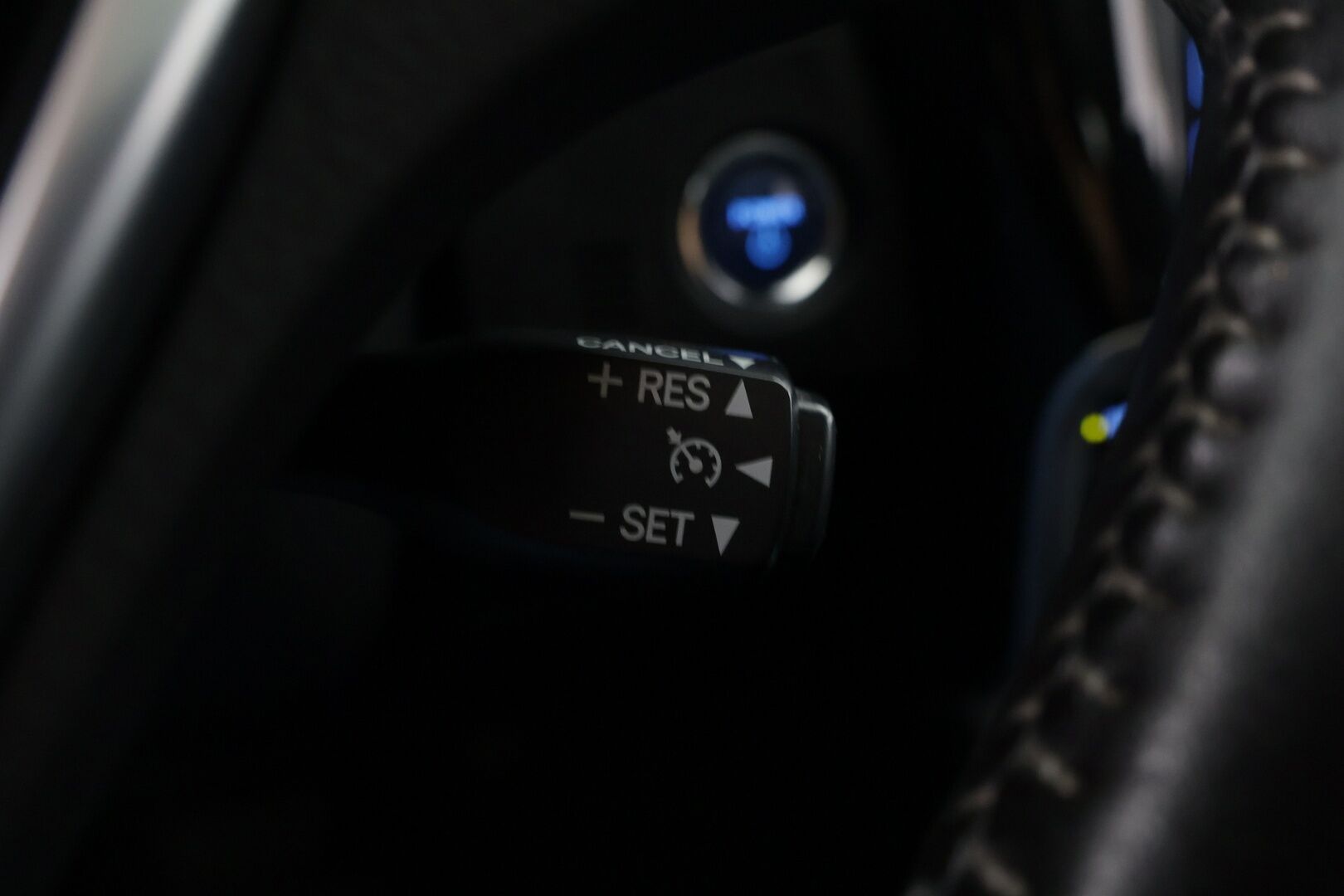 Toyota Auris 2015 Touring Sports 1,8 Hybrid Style - | Lasikatto | Vakionopeudensäädin | Lohkolämmitin sisätilanpistokkeella | Peruutuskamera | Ilmastointi |