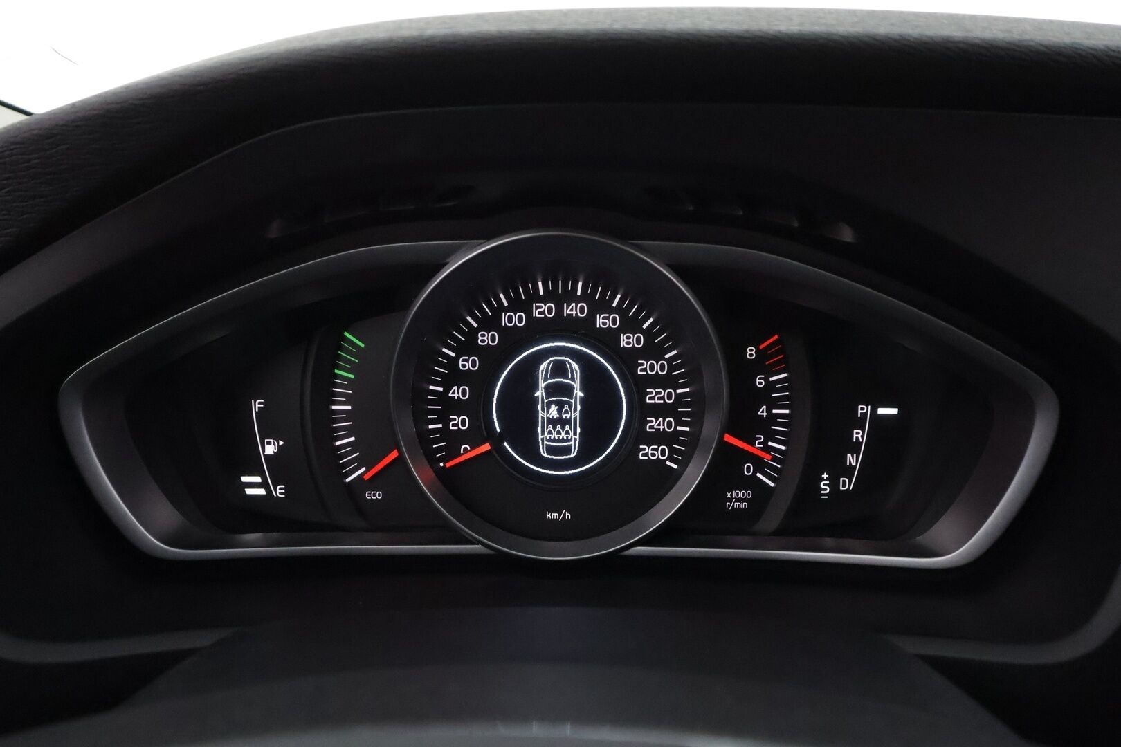 Volvo V40 2016 T2 Momentum aut - | Akt. Xenon | Webasto | Vakkari | High perf. audio | P.tutka | Bluetooth | City Safety | Penkinlämmittimet | Huoltokirja | 2x renkaat aluin | 