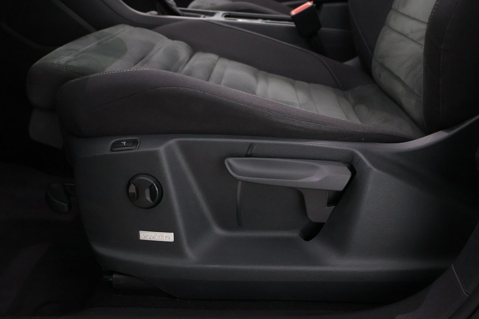 Volkswagen Touran 2016 Comfortline 1,4 TSI 110 kW (150 hv) DSG-automaatti - 7-P / Suomiauto / Lasikatto / Lohko & Sisä / Sähköluukku / Vakkari / Tutkat / Juuri saapunut Tampereelle!