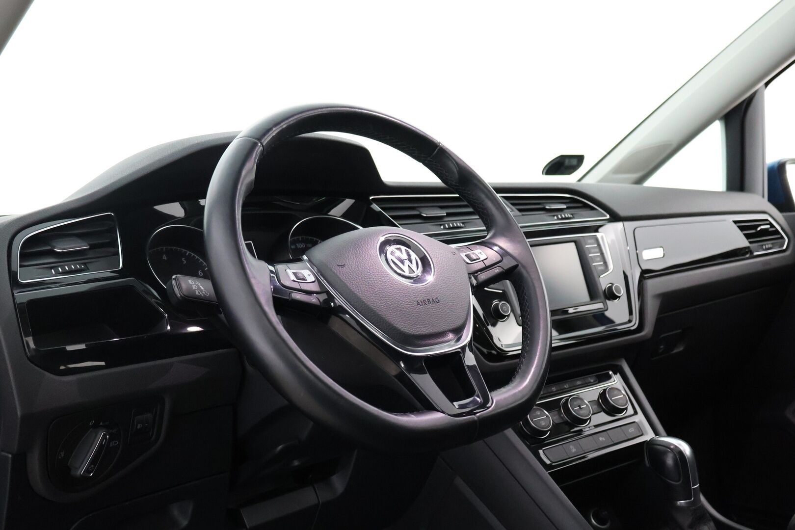 Volkswagen Touran 2016 Comfortline 1,4 TSI 110 kW (150 hv) DSG-automaatti - 7-P / Suomiauto / Lasikatto / Lohko & Sisä / Sähköluukku / Vakkari / Tutkat / Juuri saapunut Tampereelle!
