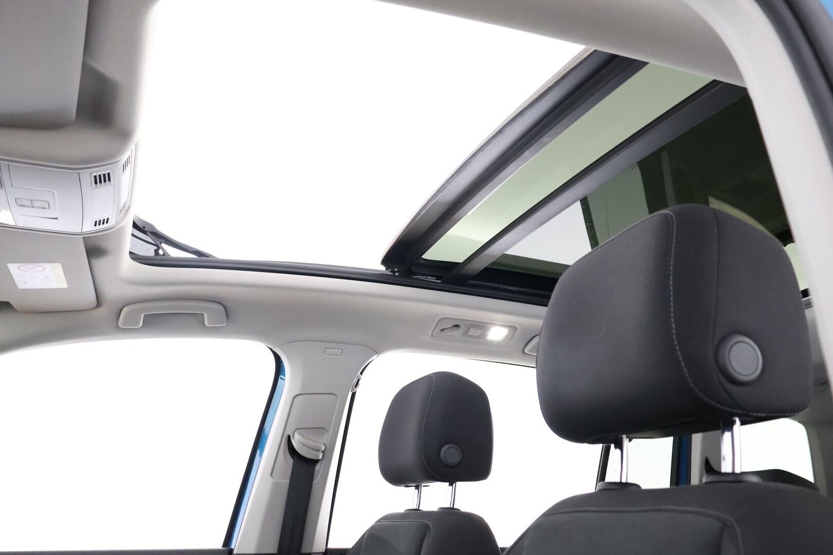 Volkswagen Touran 2016 Comfortline 1,4 TSI 110 kW (150 hv) DSG-automaatti - 7-P / Suomiauto / Lasikatto / Lohko & Sisä / Sähköluukku / Vakkari / Tutkat / Juuri saapunut Tampereelle!
