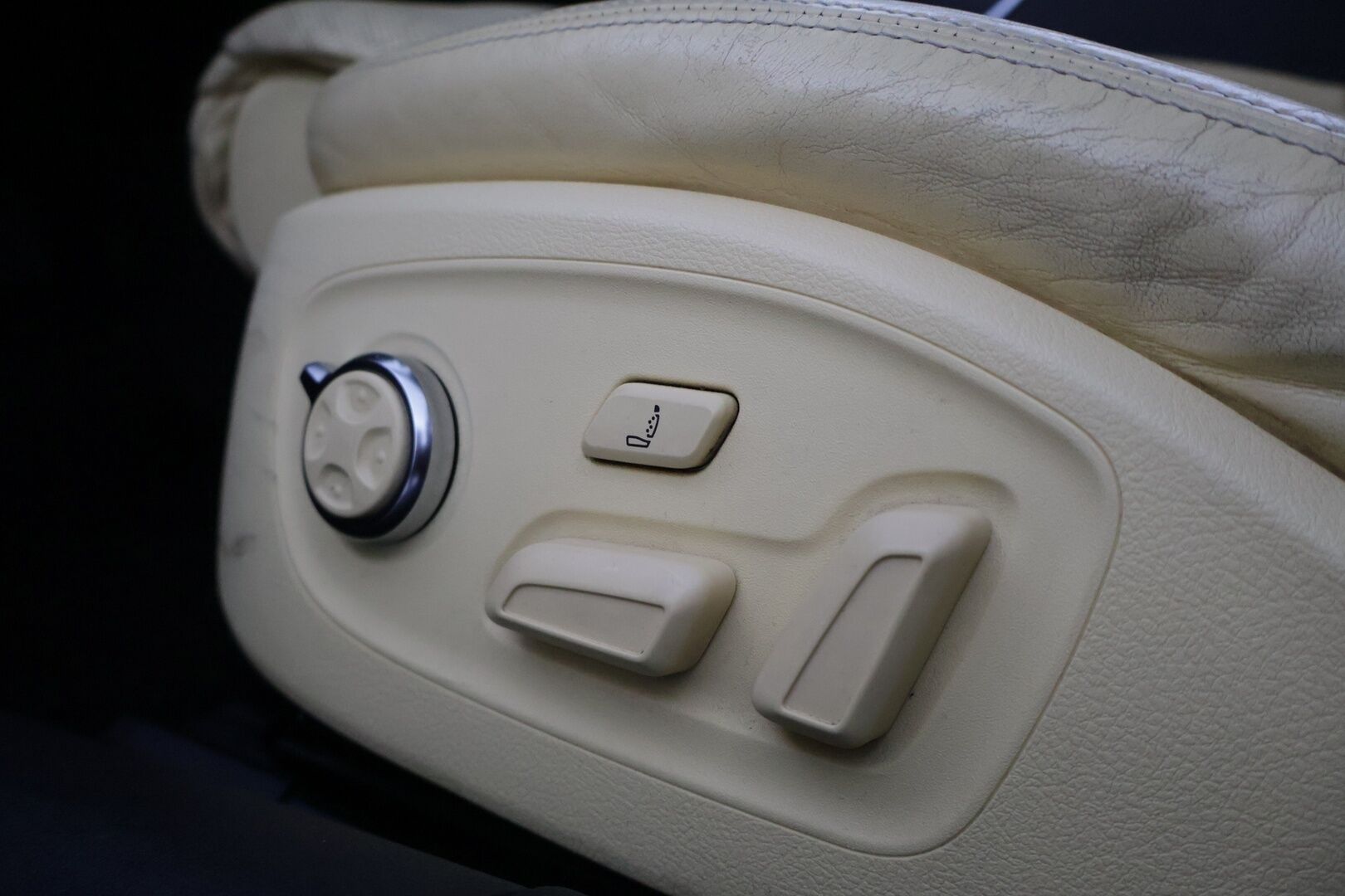 Audi A7 2012 A7 Sportback S line edition 3,0 V6 TDI 180 kW quattro tiptronic**YritysOutlet - Myydään vain yrityksille - *ACC / Hierovat ilmastoidut muistipenkit / BLIS / Panorama / BOSE / P-kamera / Ilma-alusta / TÖRKYKAMAT*