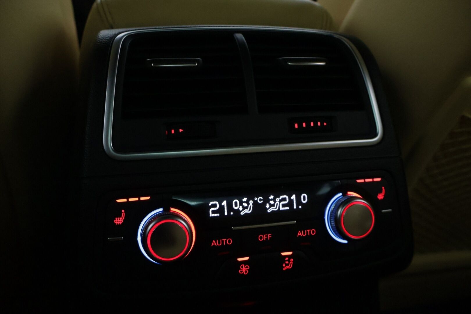 Audi A7 2012 A7 Sportback S line edition 3,0 V6 TDI 180 kW quattro tiptronic**YritysOutlet - Myydään vain yrityksille - *ACC / Hierovat ilmastoidut muistipenkit / BLIS / Panorama / BOSE / P-kamera / Ilma-alusta / TÖRKYKAMAT*