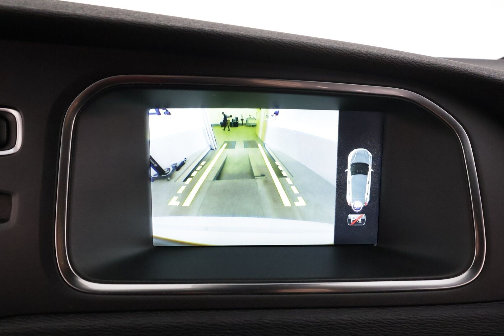 Volvo V40 2016 T5 R-Design Carbon Edition aut * ACC / P.kamera / Aktiiv.Xenon / Navi / H&K / Digimittaristo / BLIS / Webasto * - Kahdet renkaat aluvanteilla / Huippuvarusteet