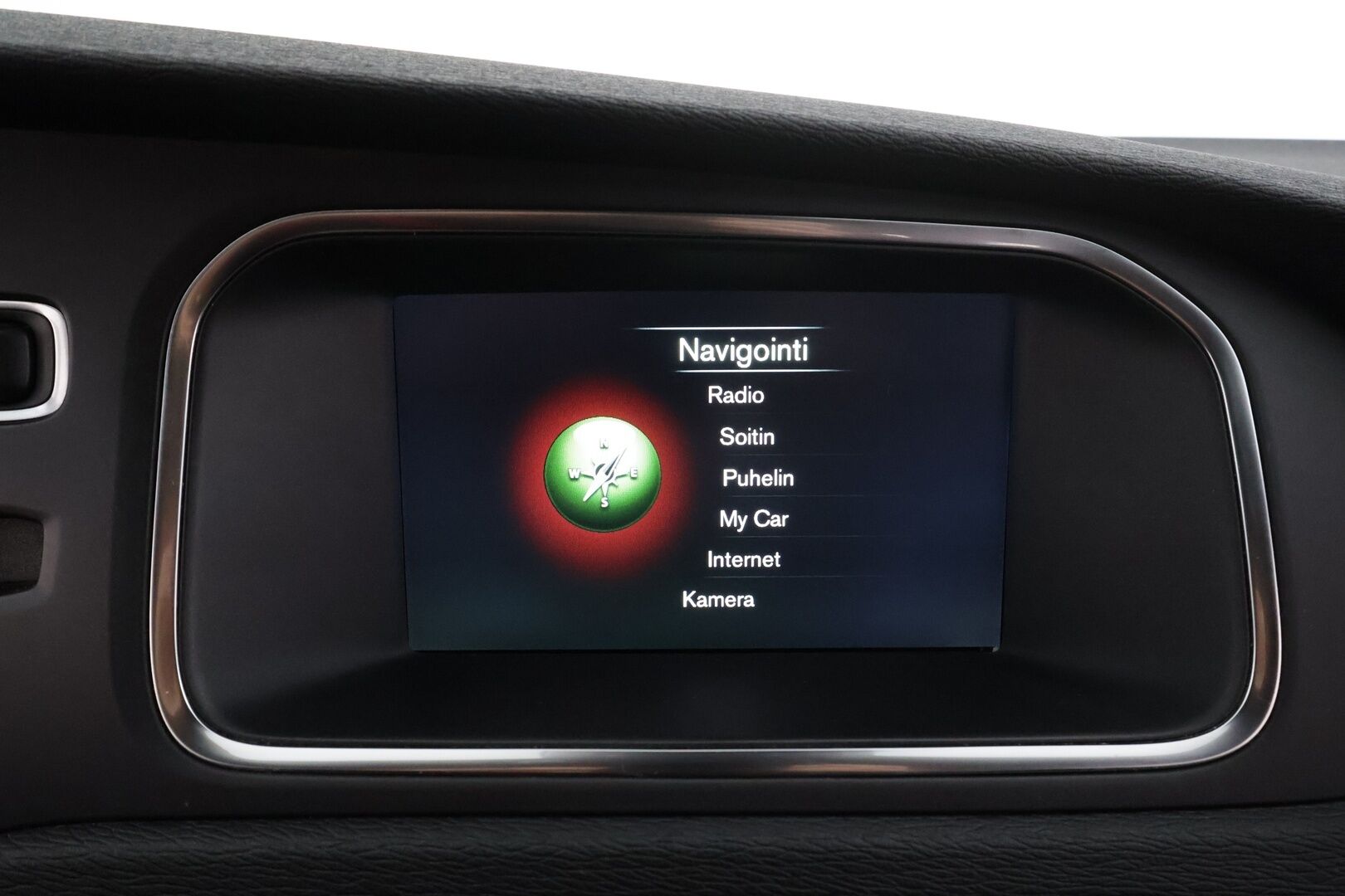 Volvo V40 2016 T5 R-Design Carbon Edition aut * ACC / P.kamera / Aktiiv.Xenon / Navi / H&K / Digimittaristo / BLIS / Webasto * - Kahdet renkaat aluvanteilla / Huippuvarusteet