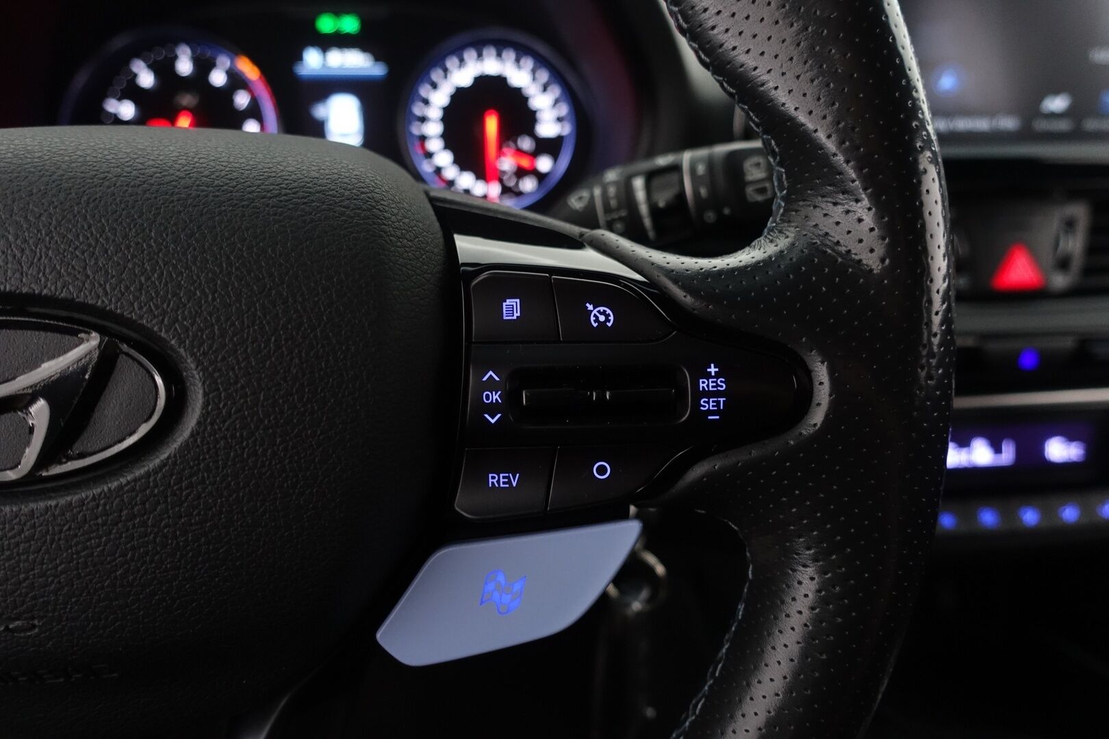 Hyundai i30 5d 2018 N 2,0 T-GDI 6MT - Suomi-auto | P.Kamera | REV matching | Lohko+Sisäpistoke | Mukautuva alusta | Navi | AppleCarPlay | Ratinlämmitin | LED | Ambient | Kaistanpitoavustin | 2X Renkaat & Vanteet |