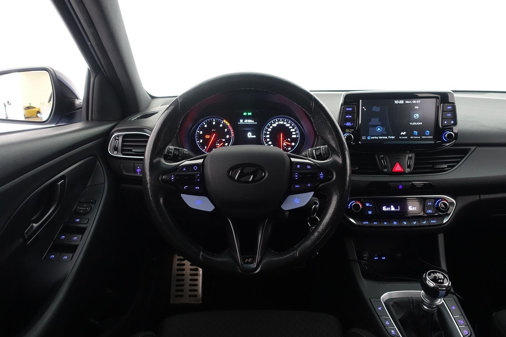 Hyundai i30 5d 2018 N 2,0 T-GDI 6MT - Suomi-auto | P.Kamera | REV matching | Lohko+Sisäpistoke | Mukautuva alusta | Navi | AppleCarPlay | Ratinlämmitin | LED | Ambient | Kaistanpitoavustin | 2X Renkaat & Vanteet |