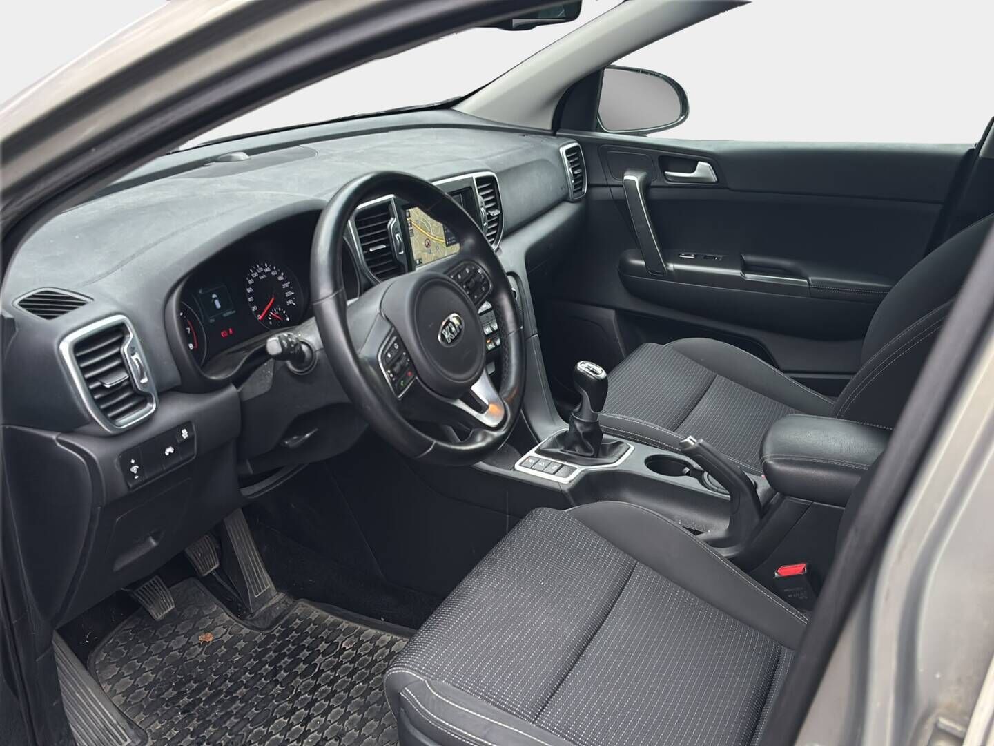 Kia Sportage 2016 1,6 ISG Urban EX EcoDynamics - | P. kamera | Vetokoukku | Navigaattori | 2x renkaat | Lohkolämmitin |