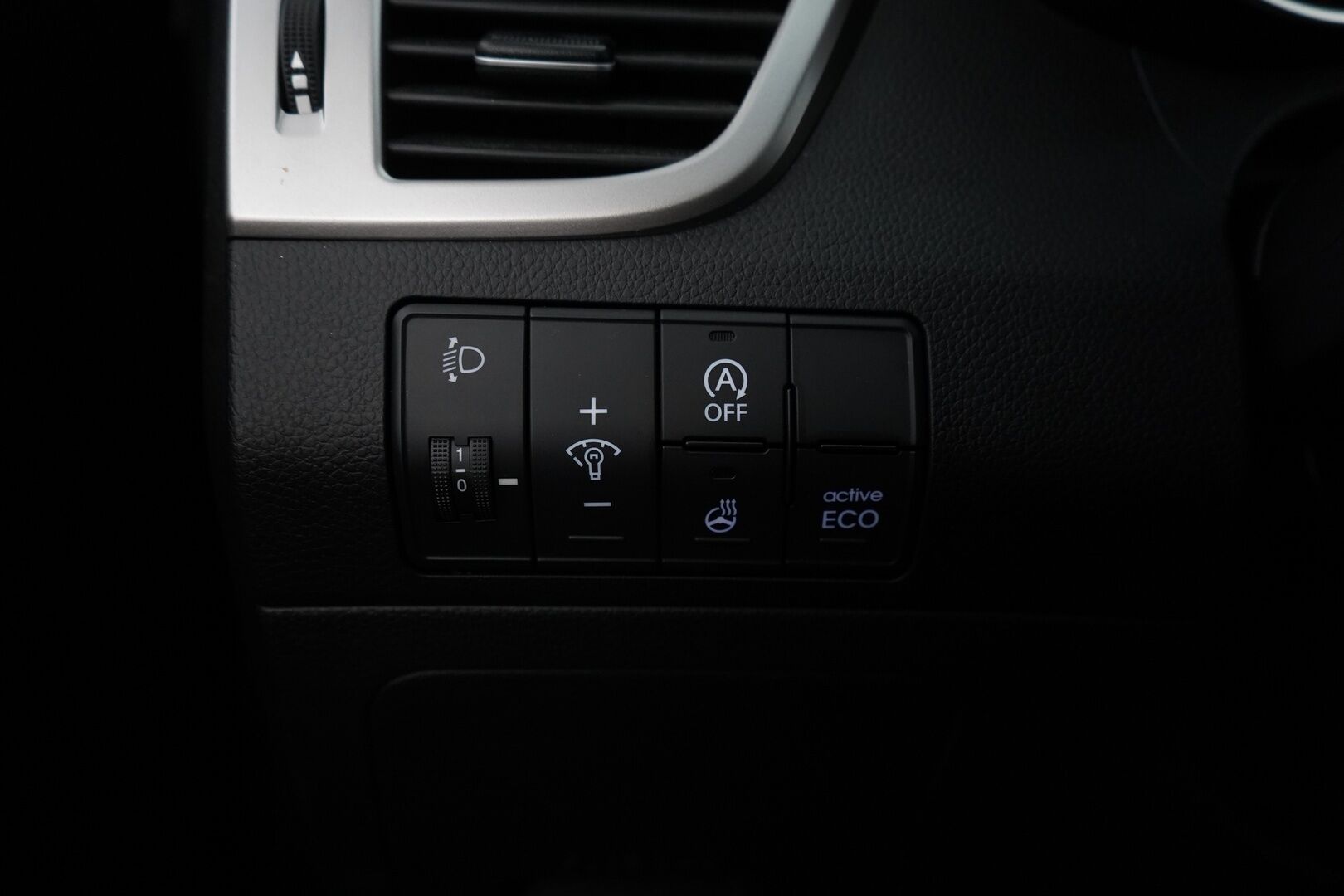 Hyundai i30 5d 2016 1,6 7DCT-aut. ISG Comfort * Lohko+Sisä / Vakkari / Tutka / BT / Auto. Ilmastointi * - Suomi-auto / Kahdet renkaat alumiinivantein / Facelift