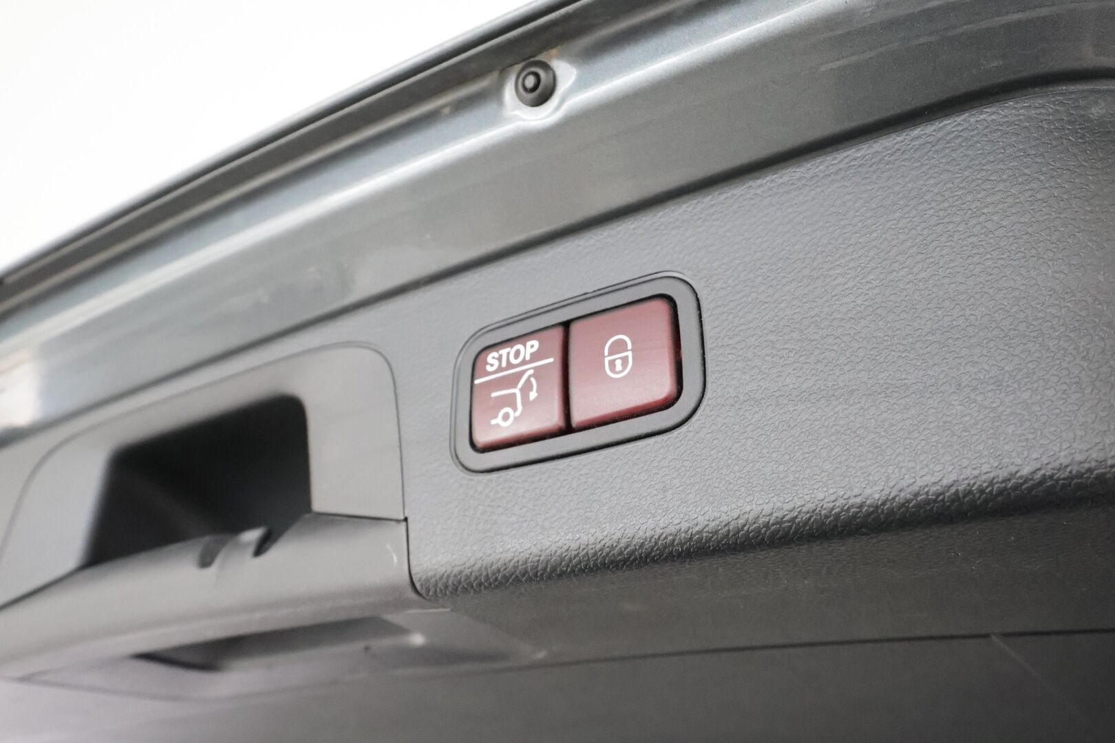 Mercedes-Benz GLC 2017 250 d 4Matic A Premium Business * Webasto / Koukku / ILS-LED / P.Kamera / Sportpenkit / Keyless * - Suomi-auto / Kahdet renkaat aluvanteilla