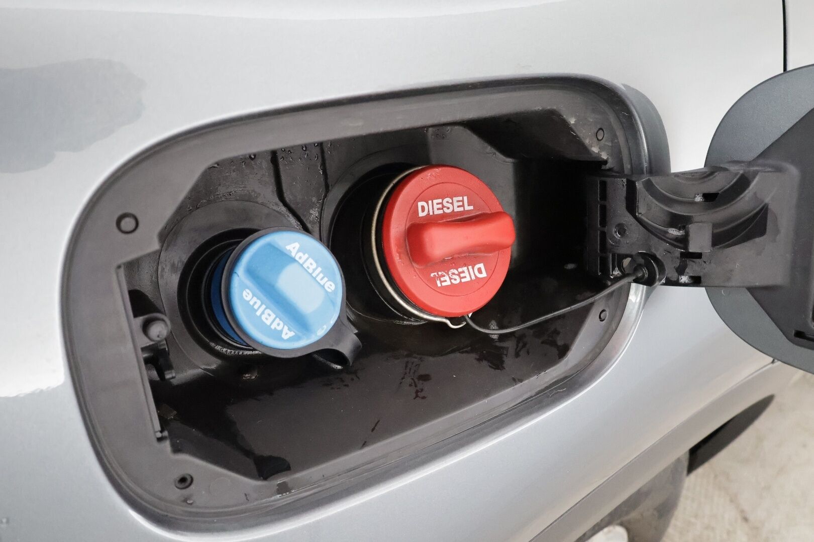 Mercedes-Benz GLC 2017 250 d 4Matic A Premium Business * Webasto / Koukku / ILS-LED / P.Kamera / Sportpenkit / Keyless * - Suomi-auto / Kahdet renkaat aluvanteilla