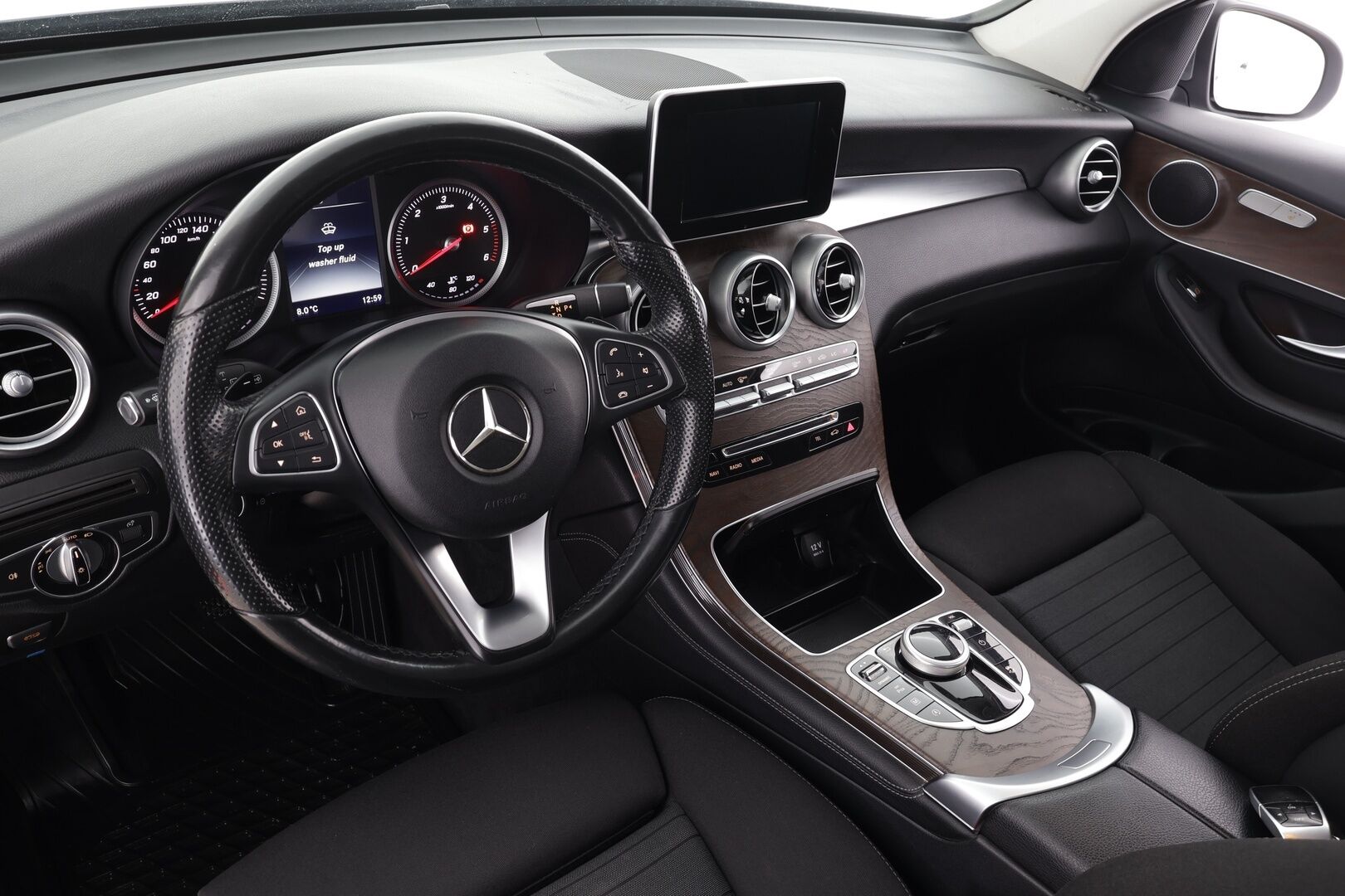 Mercedes-Benz GLC 2017 250 d 4Matic A Premium Business * Webasto / Koukku / ILS-LED / P.Kamera / Sportpenkit / Keyless * - Suomi-auto / Kahdet renkaat aluvanteilla