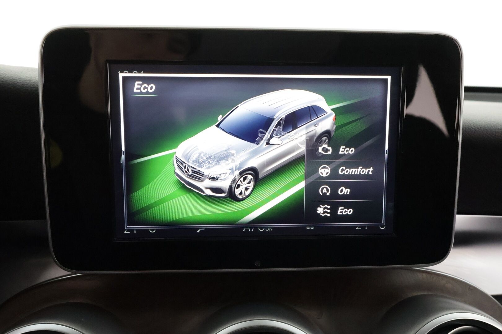 Mercedes-Benz GLC 2017 250 d 4Matic A Premium Business * Webasto / Koukku / ILS-LED / P.Kamera / Sportpenkit / Keyless * - Suomi-auto / Kahdet renkaat aluvanteilla