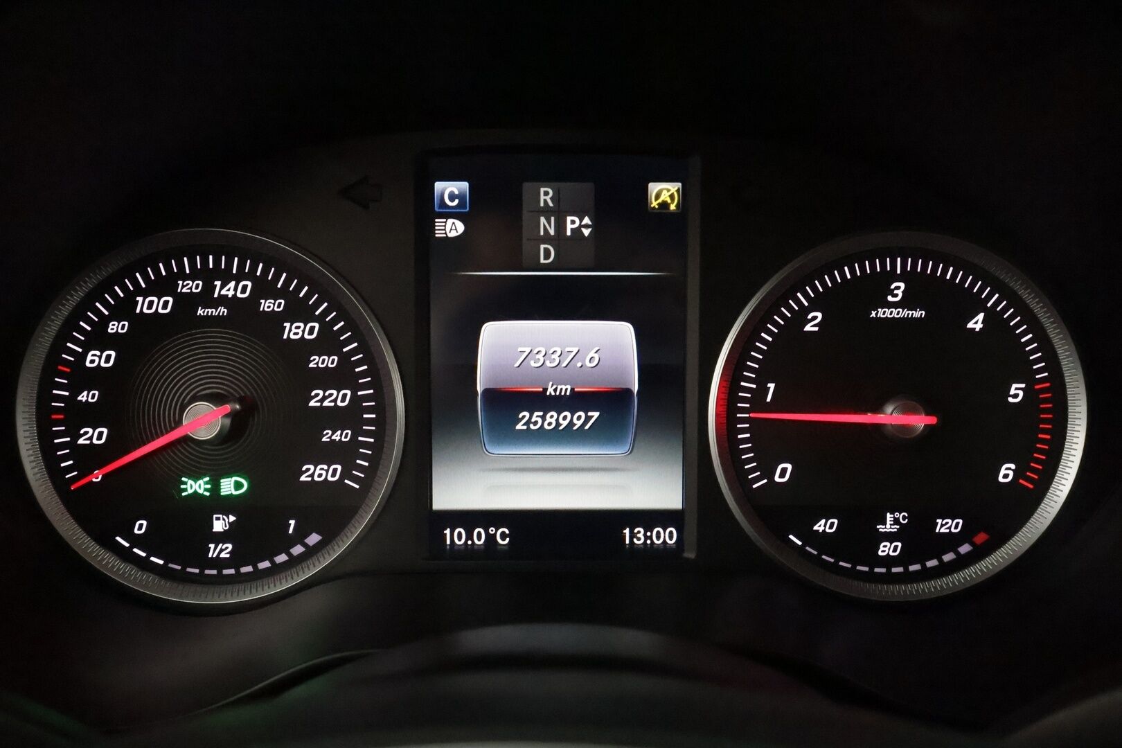 Mercedes-Benz GLC 2017 250 d 4Matic A Premium Business * Webasto / Koukku / ILS-LED / P.Kamera / Sportpenkit / Keyless * - Suomi-auto / Kahdet renkaat aluvanteilla