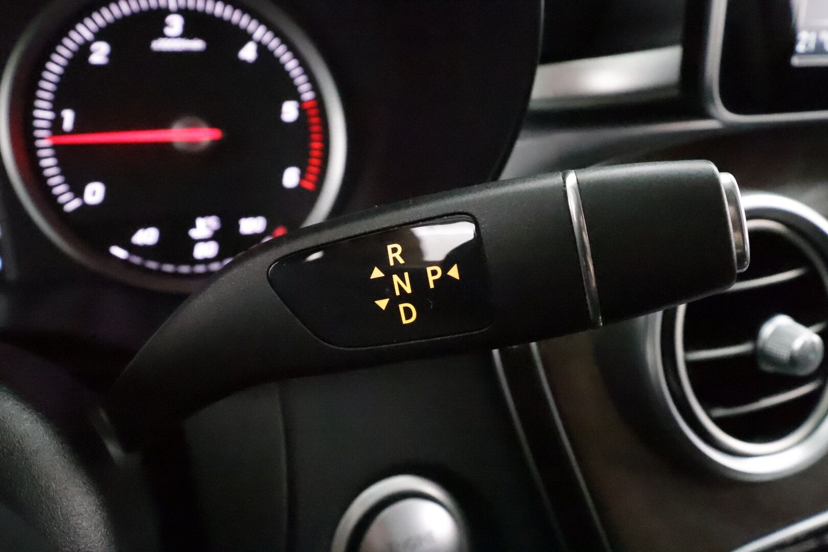 Mercedes-Benz GLC 2017 250 d 4Matic A Premium Business * Webasto / Koukku / ILS-LED / P.Kamera / Sportpenkit / Keyless * - Suomi-auto / Kahdet renkaat aluvanteilla