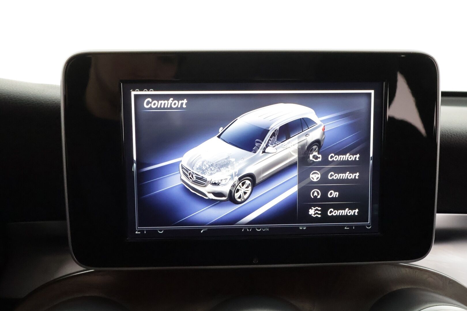 Mercedes-Benz GLC 2017 250 d 4Matic A Premium Business * Webasto / Koukku / ILS-LED / P.Kamera / Sportpenkit / Keyless * - Suomi-auto / Kahdet renkaat aluvanteilla