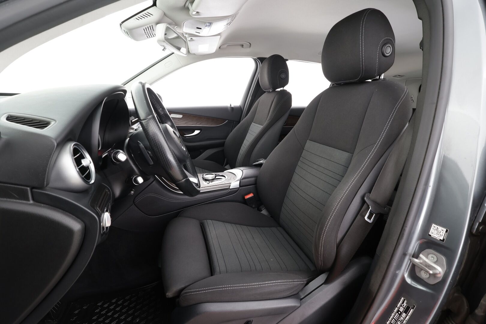 Mercedes-Benz GLC 2017 250 d 4Matic A Premium Business * Webasto / Koukku / ILS-LED / P.Kamera / Sportpenkit / Keyless * - Suomi-auto / Kahdet renkaat aluvanteilla