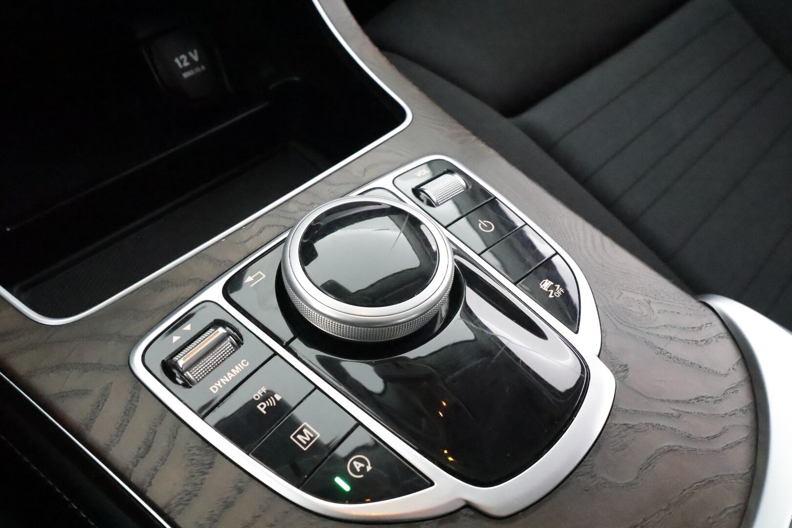 Mercedes-Benz GLC 2017 250 d 4Matic A Premium Business * Webasto / Koukku / ILS-LED / P.Kamera / Sportpenkit / Keyless * - Suomi-auto / Kahdet renkaat aluvanteilla