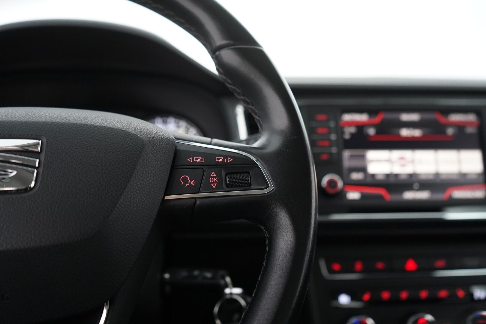 Seat Ateca 2016 1.0 TSI 115 Style *Webasto / S.kontti / Vakkari / Tutkat /  Apple carplay Android auto* - Juuri katsastettu / Viimeisin huolto 173tkm kohdalla / Kahdet renkaat alumiinivantein / Suomi-auto