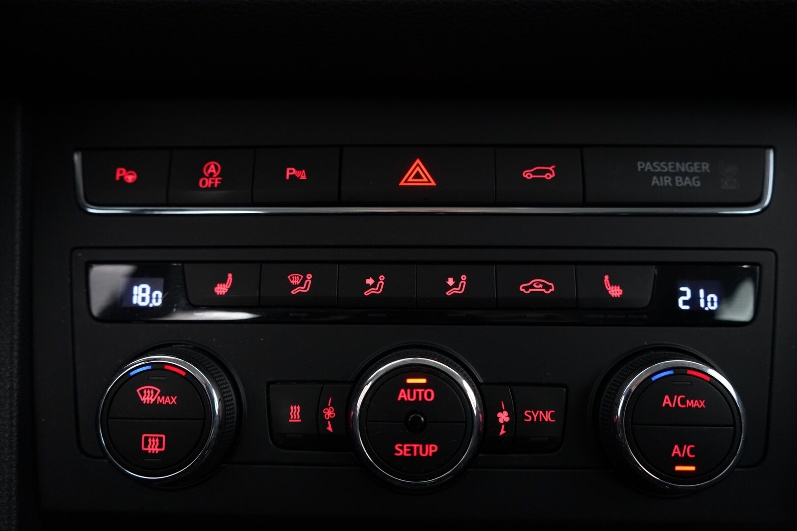 Seat Ateca 2016 1.0 TSI 115 Style *Webasto / S.kontti / Vakkari / Tutkat /  Apple carplay Android auto* - Juuri katsastettu / Viimeisin huolto 173tkm kohdalla / Kahdet renkaat alumiinivantein / Suomi-auto