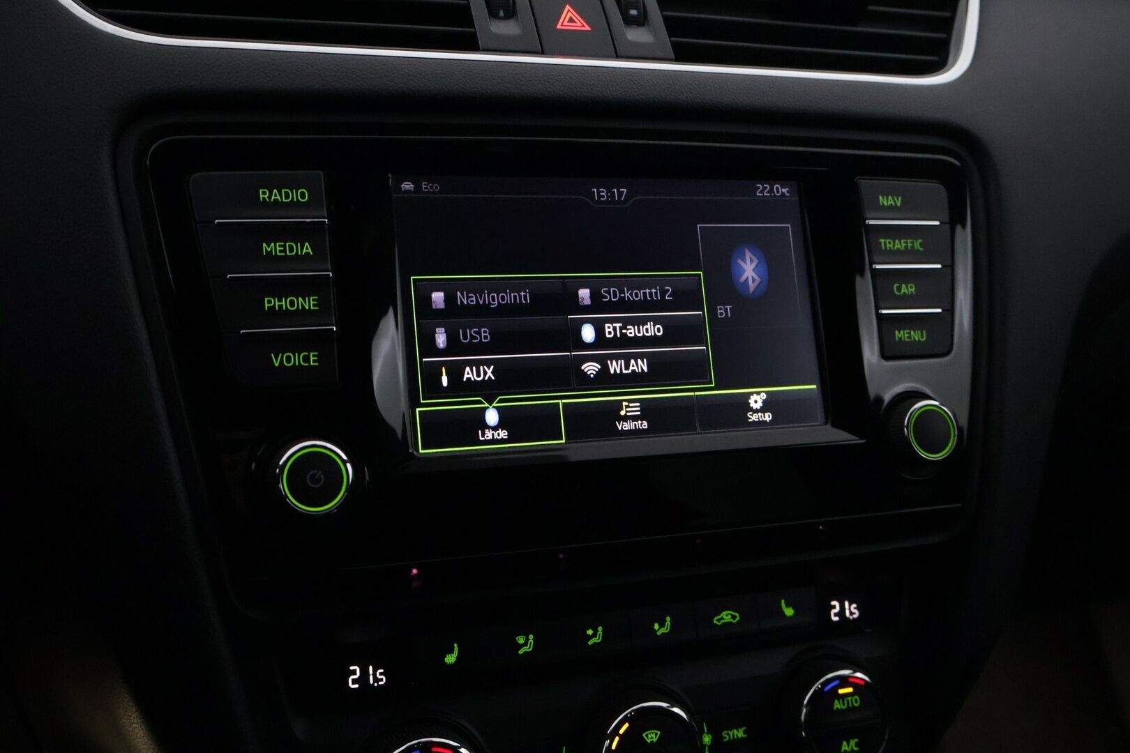 Skoda Octavia 2017 2,0 TDI 184 4x4 RS Challenge DSG Aut * ACC / Webasto / KeylessGo / Navigointi / Carplay* - Black-paketti / Suomi-auto / Seuraava katsastus 08/26 / Lämmitettävä tuulilasi