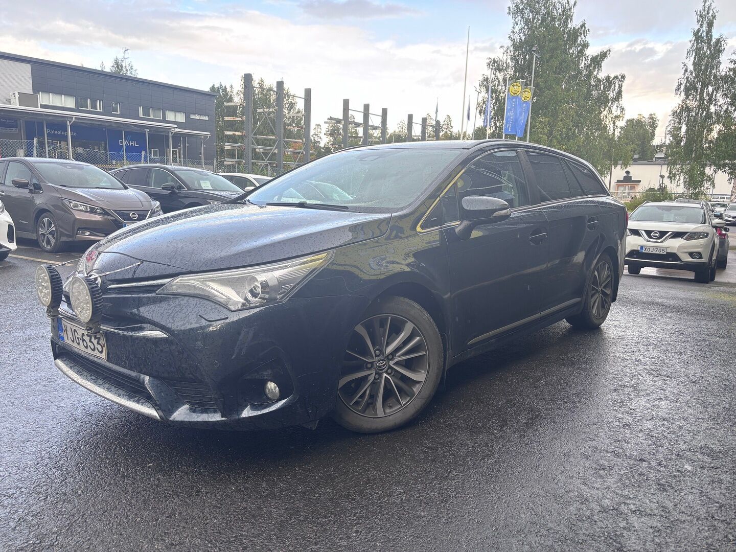 Toyota Avensis 2016 2,0 D-4D Active Edition Touring Sports - | Suomi-auto | Webasto | Vakkari | P. kamera | Koukku | 