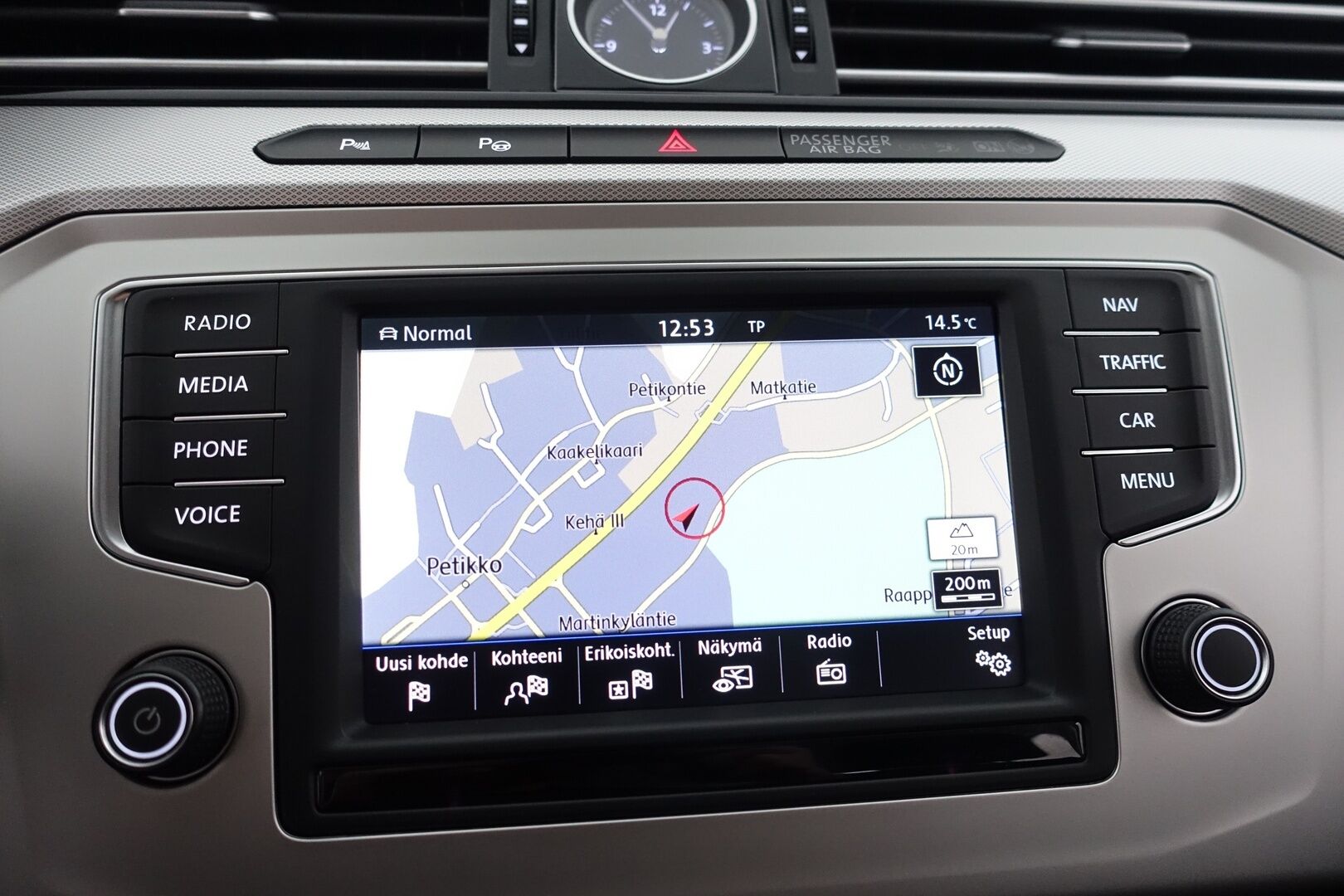 Volkswagen Passat 2017 Sedan Comfortline 1,4 TSI 92 kW (125 hv) DSG-automaatti - | Navi | LED | P.tutkat | Lohko+sisähaara | App-Connect | BT | Ergo-Comfort istuin | Keyless | Lämm. ratti | 2x renkaat aluin | Suomiauto | 