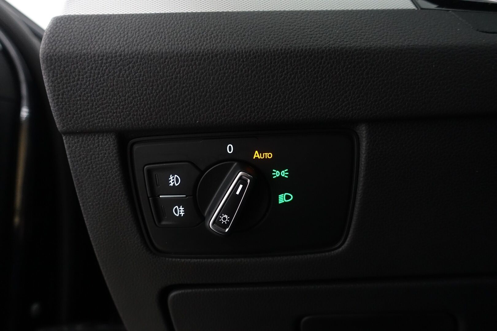 Volkswagen Passat 2017 Sedan Comfortline 1,4 TSI 92 kW (125 hv) DSG-automaatti - | Navi | LED | P.tutkat | Lohko+sisähaara | App-Connect | BT | Ergo-Comfort istuin | Keyless | Lämm. ratti | 2x renkaat aluin | Suomiauto | 