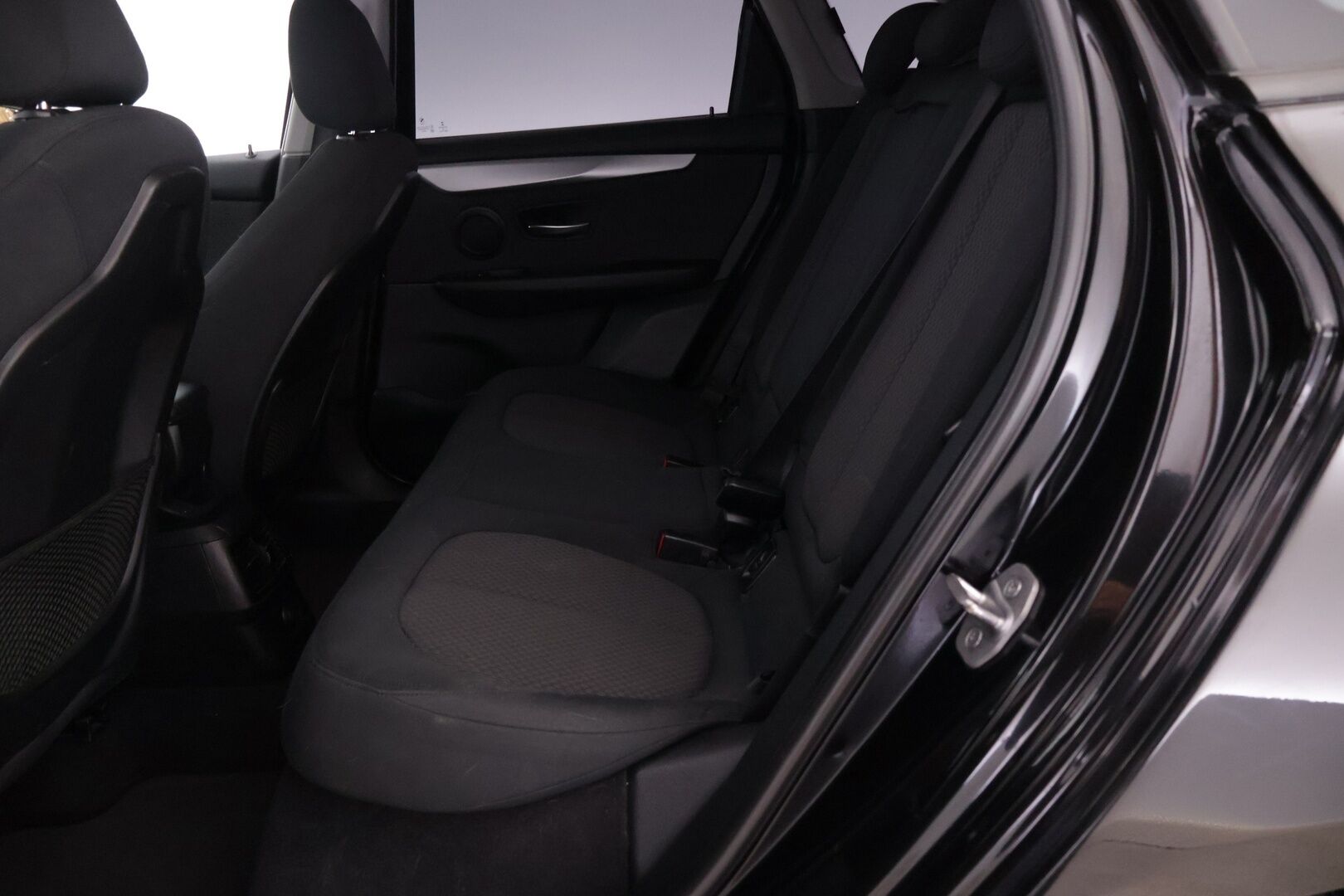 BMW 225 2017 F45 Active Tourer 225xe A Business *Suomi-auto / Peruutuskamera / Vakkari / Tutkat / 2x Renkaat ja vanteet* - Kahdet Michelin renkaat / Juuri huollettu