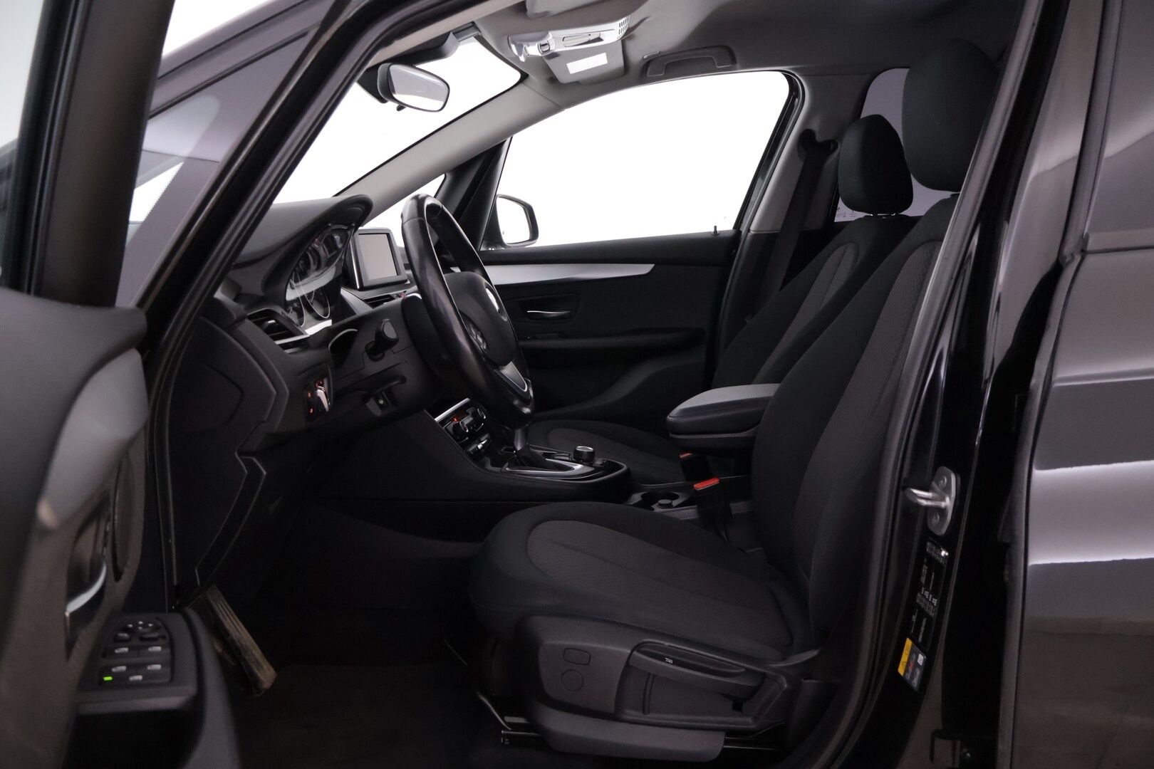 BMW 225 2017 F45 Active Tourer 225xe A Business *Suomi-auto / Peruutuskamera / Vakkari / Tutkat / 2x Renkaat ja vanteet* - Kahdet Michelin renkaat / Juuri huollettu