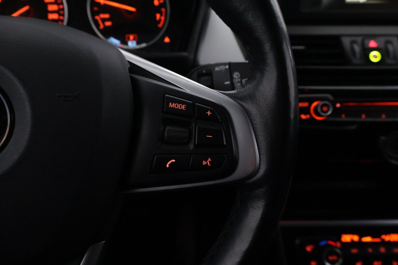 BMW 225 2017 F45 Active Tourer 225xe A Business *Suomi-auto / Peruutuskamera / Vakkari / Tutkat / 2x Renkaat ja vanteet* - Kahdet Michelin renkaat / Juuri huollettu