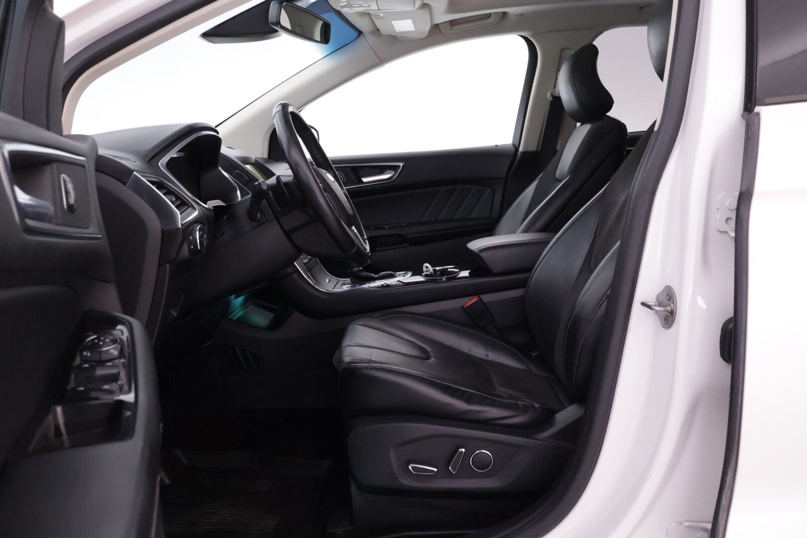 Ford Edge 2016 2,0 TDCi 210hv PowerShift A6 Sport AWD 5D - Ei Adblueta! | Webasto | Puolinahat | Koukku | S.luukku | Ilmastoidut Istuimet | Lämpölasi  