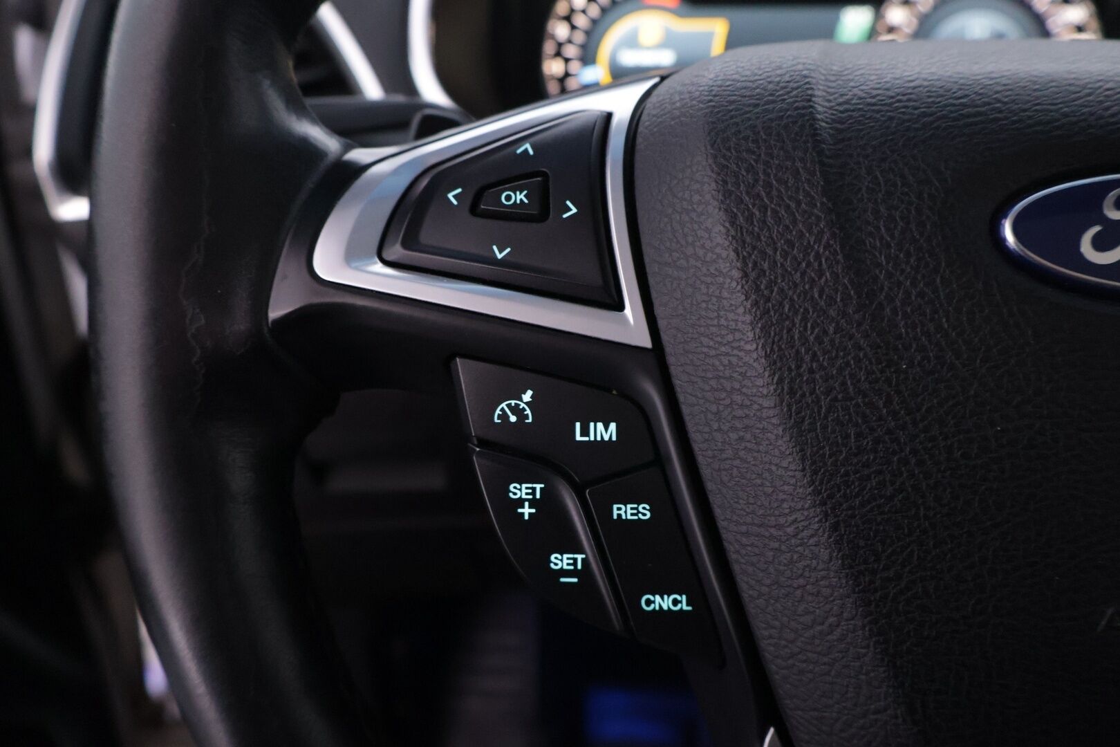 Ford Edge 2016 2,0 TDCi 210hv PowerShift A6 Sport AWD 5D - Ei Adblueta! | Webasto | Puolinahat | Koukku | S.luukku | Ilmastoidut Istuimet | Lämpölasi  