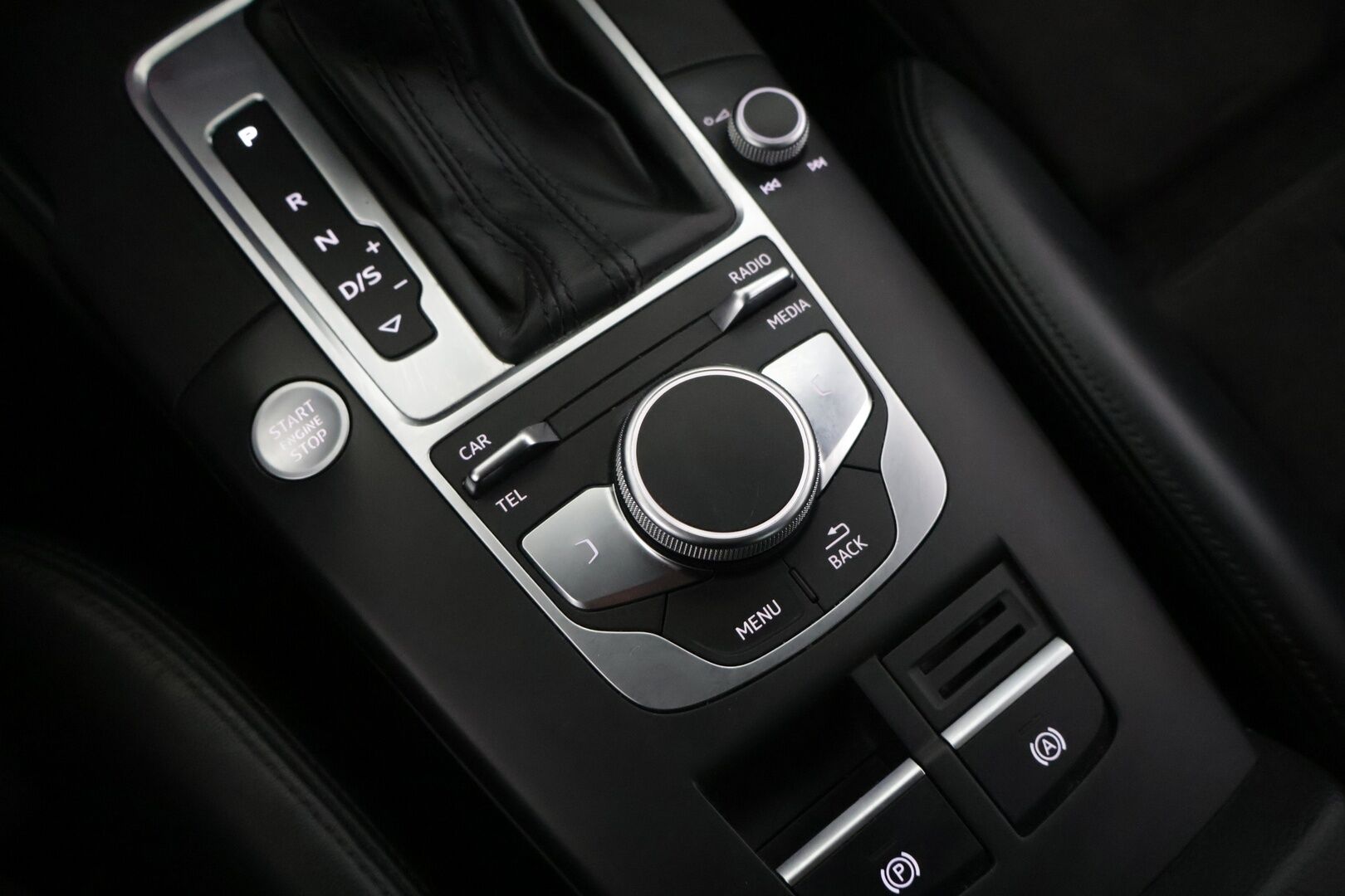 Audi A3 2016 Sportback Business Sport SE 1,0 TFSI** Adaptiivinen vakionopeudensäädin / Sporttipenkit / Nahka-Alcantra / Vetokoukku**