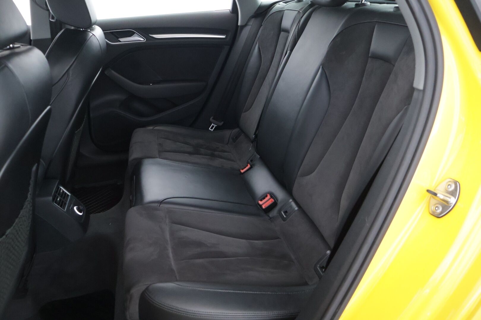 Audi A3 2016 Sportback Business Sport SE 1,0 TFSI** Adaptiivinen vakionopeudensäädin / Sporttipenkit / Nahka-Alcantra / Vetokoukku**
