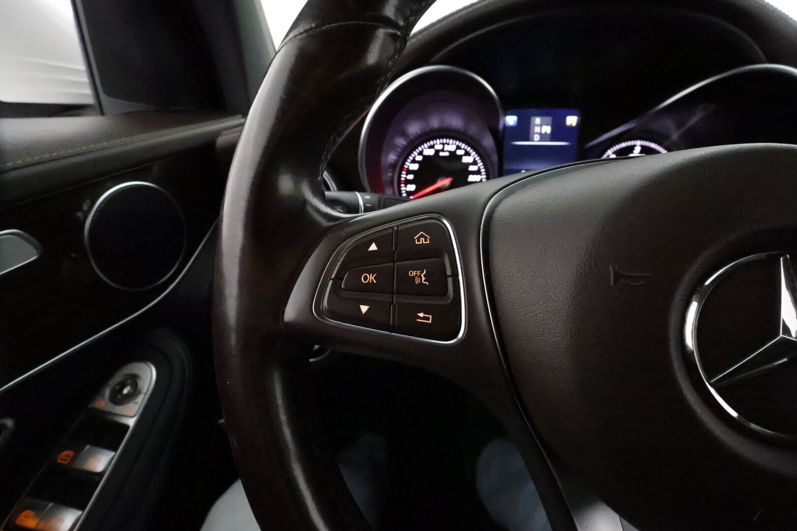 Mercedes-Benz GLC 2017 220 d Coupé 4Matic A Premium Business *Vakkari / Webasto / P.kamera / Nahkapenkit / ILS-LED / Koukku* - Suomi-auto / Kahdet renkaat aluvanteilla - Osta nyt, maksa vasta ensi vuonna