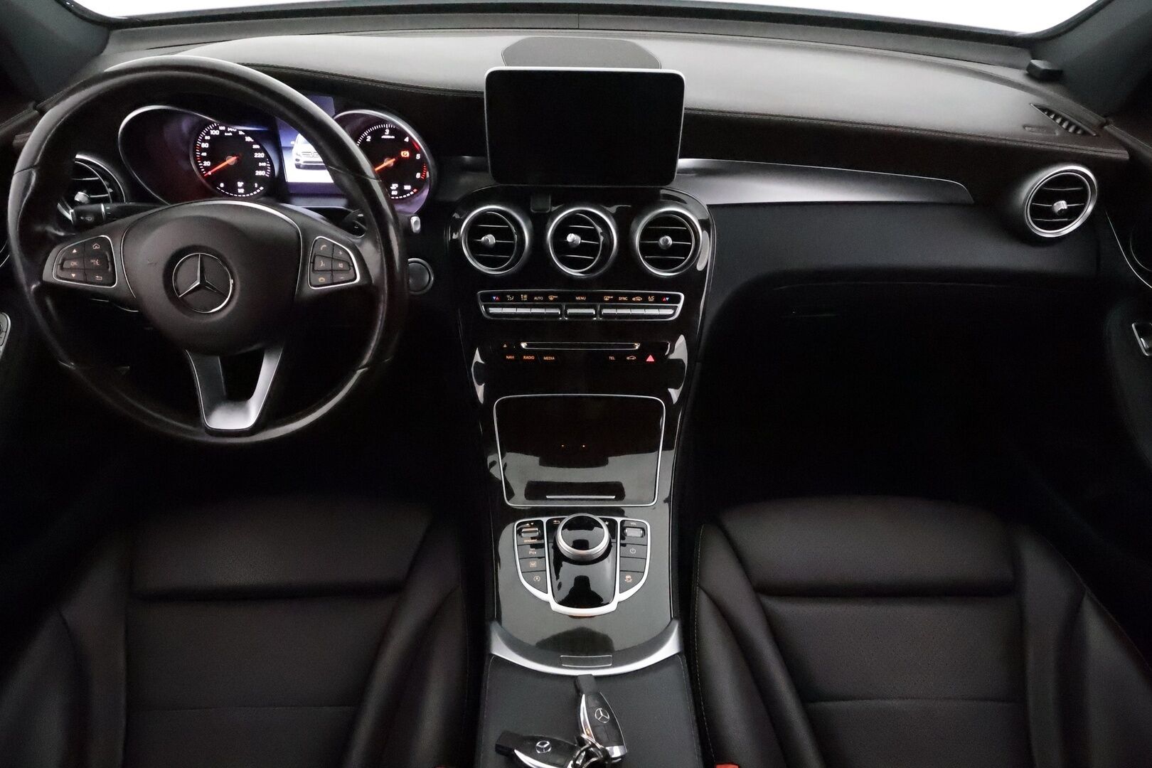 Mercedes-Benz GLC 2017 220 d Coupé 4Matic A Premium Business *Vakkari / Webasto / P.kamera / Nahkapenkit / ILS-LED / Koukku* - Suomi-auto / Kahdet renkaat aluvanteilla - Osta nyt, maksa vasta ensi vuonna