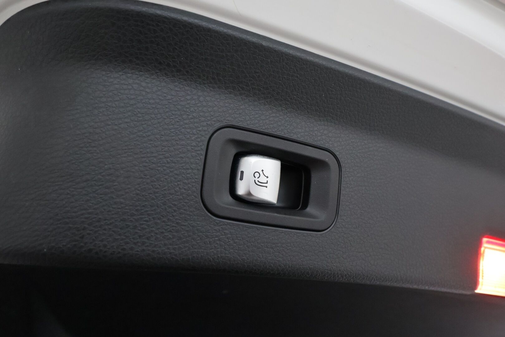 Mercedes-Benz GLC 2017 220 d Coupé 4Matic A Premium Business *Vakkari / Webasto / P.kamera / Nahkapenkit / ILS-LED / Koukku* - Suomi-auto / Kahdet renkaat aluvanteilla - Osta nyt, maksa vasta ensi vuonna