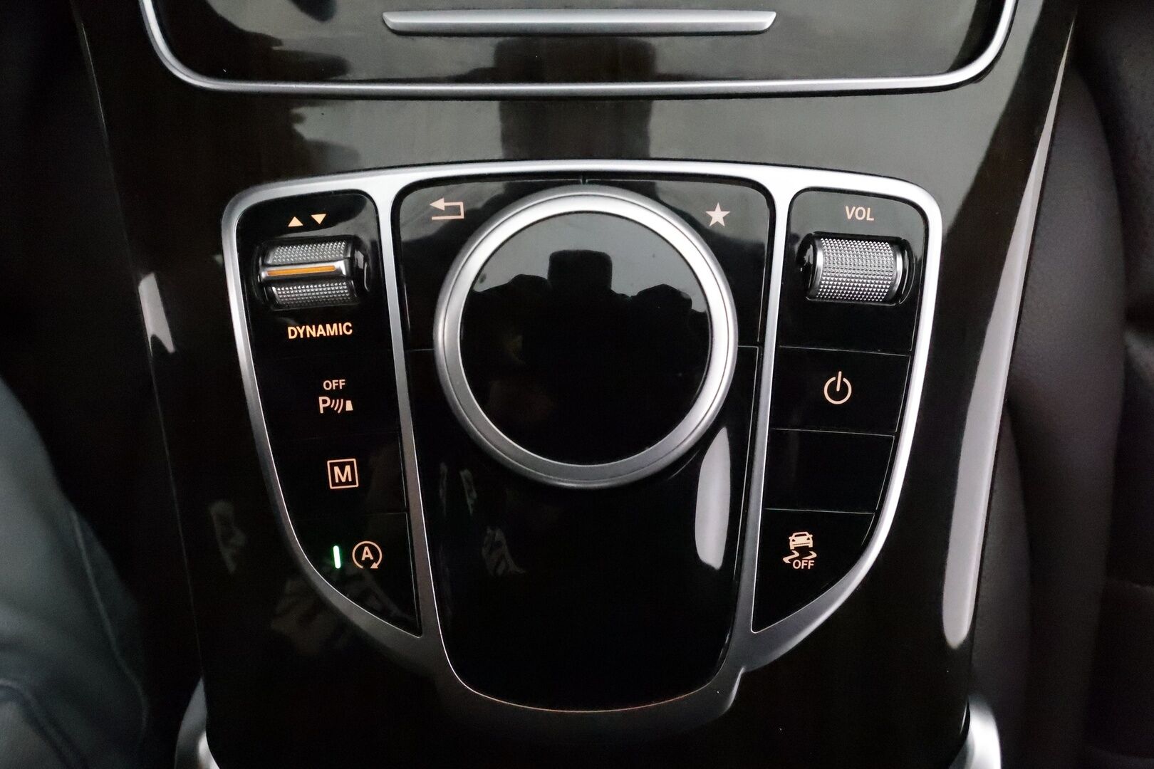 Mercedes-Benz GLC 2017 220 d Coupé 4Matic A Premium Business *Vakkari / Webasto / P.kamera / Nahkapenkit / ILS-LED / Koukku* - Suomi-auto / Kahdet renkaat aluvanteilla - Osta nyt, maksa vasta ensi vuonna