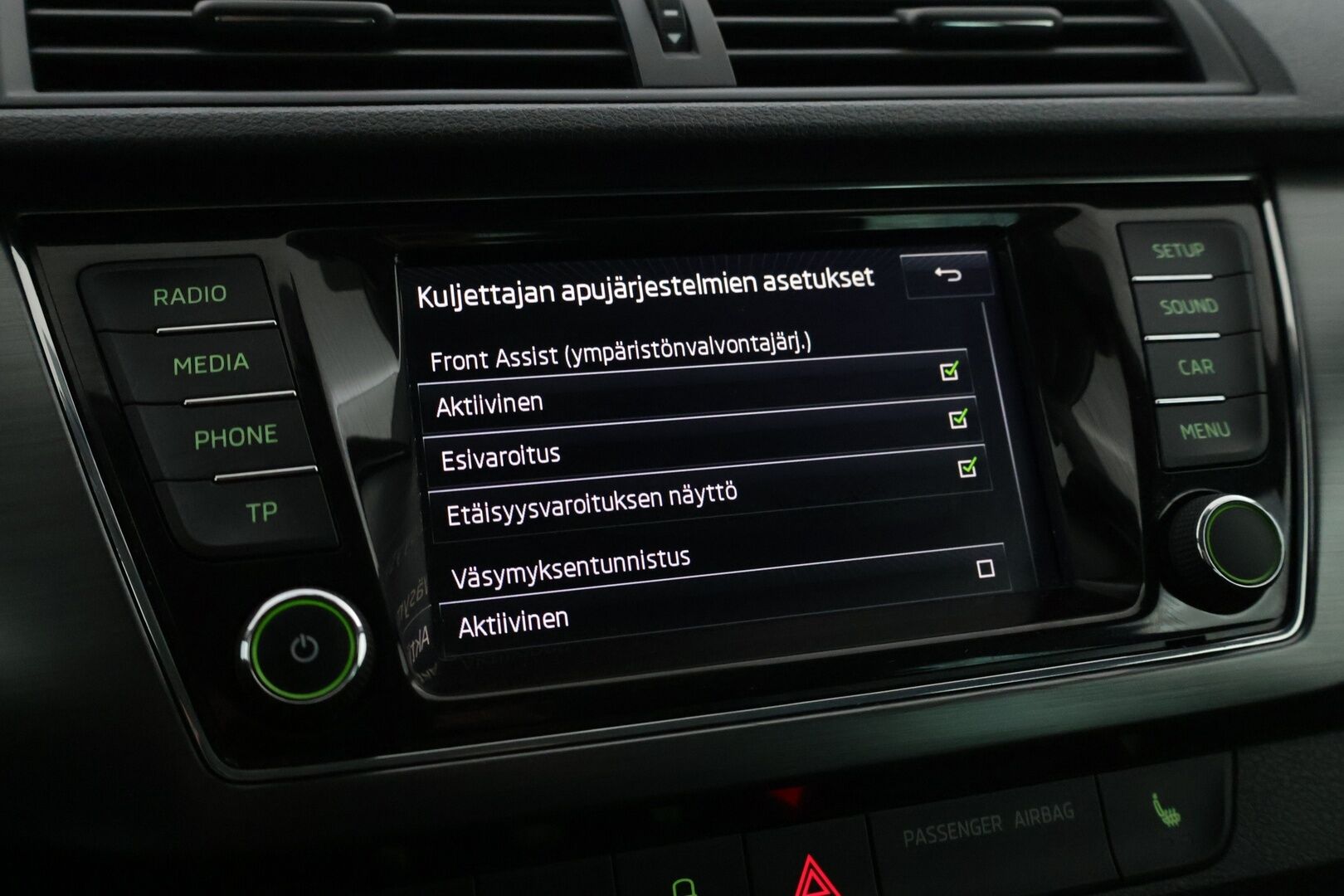 Skoda Fabia 2017 Combi 1,2 TSI 110 Style *Suomi-auto / Vakkari / Lohkolämmitin / Keyless / Bluetooth / Tutkat* - 2x Renkaat ja vanteet