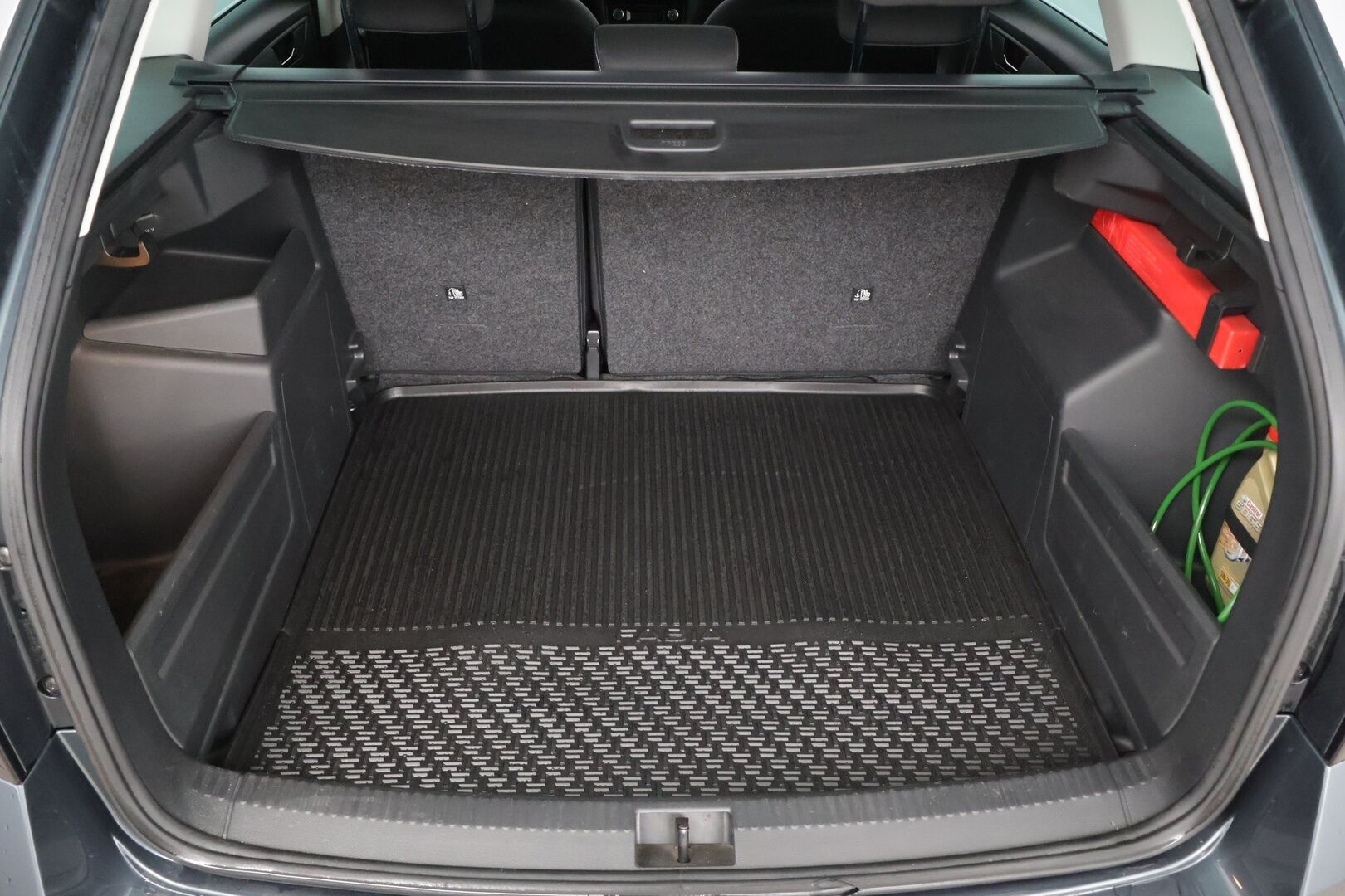 Skoda Fabia 2017 Combi 1,2 TSI 110 Style *Suomi-auto / Vakkari / Lohkolämmitin / Keyless / Bluetooth / Tutkat* - 2x Renkaat ja vanteet