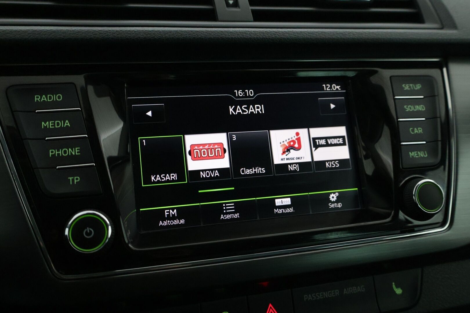 Skoda Fabia 2017 Combi 1,2 TSI 110 Style *Suomi-auto / Vakkari / Lohkolämmitin / Keyless / Bluetooth / Tutkat* - 2x Renkaat ja vanteet