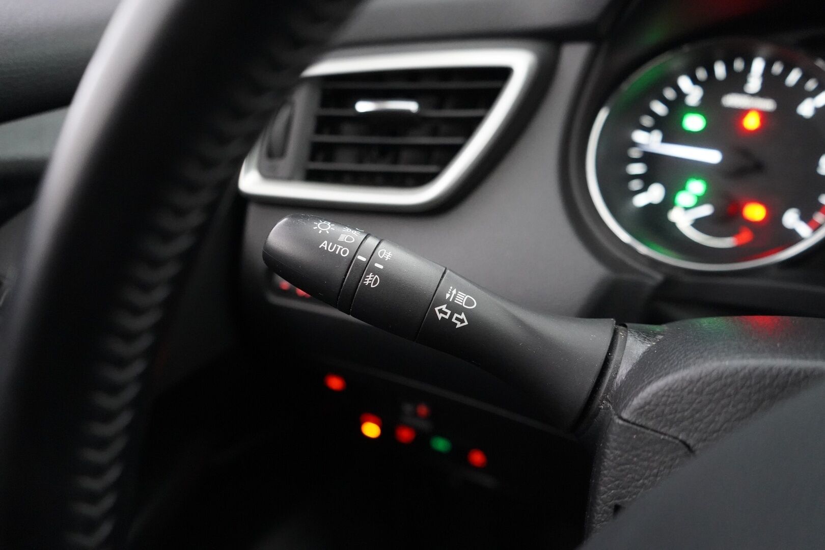 Nissan Qashqai 2016 dCi 130 N-Connecta 2WD Xtronic E6 - | Suomi- auto | Kahdet OEM vanteet | Viimeisin huolto 149tkm | 360 | Vakkari | Navi | Koukku | Lohkolämmitin |