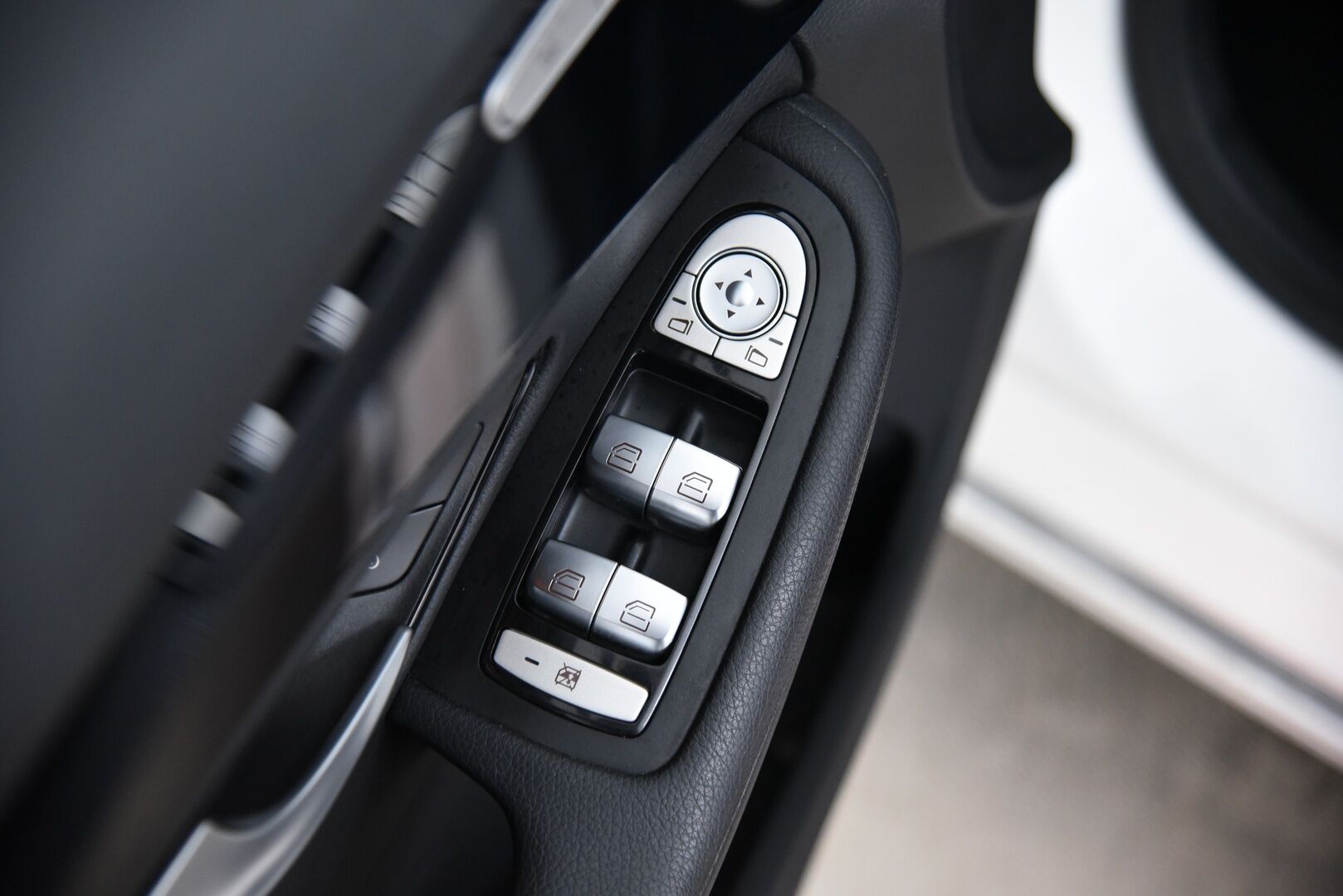 Mercedes-Benz C 2016 200 d A Premium Business / Suomi-auto / Vakkari / Tutka / - ILS LED / Hyvä huoltohistoria! / 