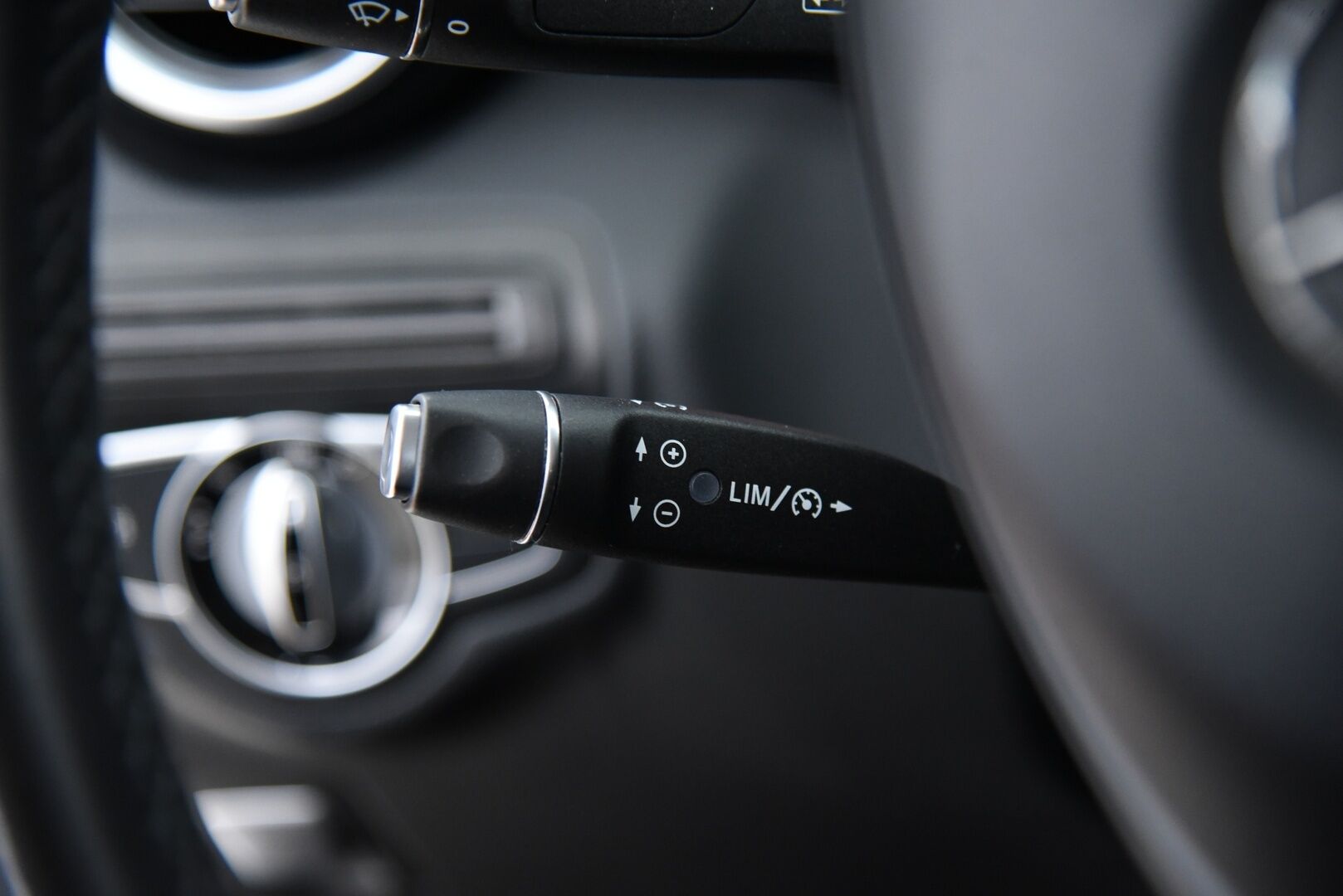 Mercedes-Benz C 2016 200 d A Premium Business / Suomi-auto / Vakkari / Tutka / - ILS LED / Hyvä huoltohistoria! / 