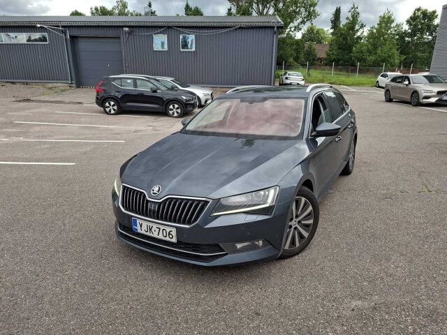 Skoda Superb -kuva