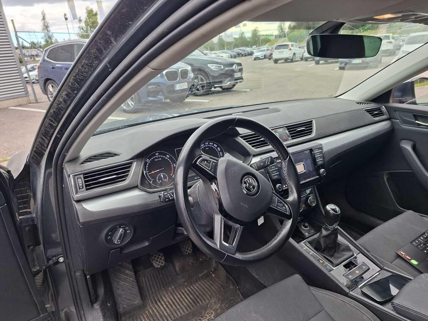 Skoda Superb 2017 Combi 1,6 TDI Ambition GreenLine - Tulossa myyntiin! | Laajasti huollettu | Koukku