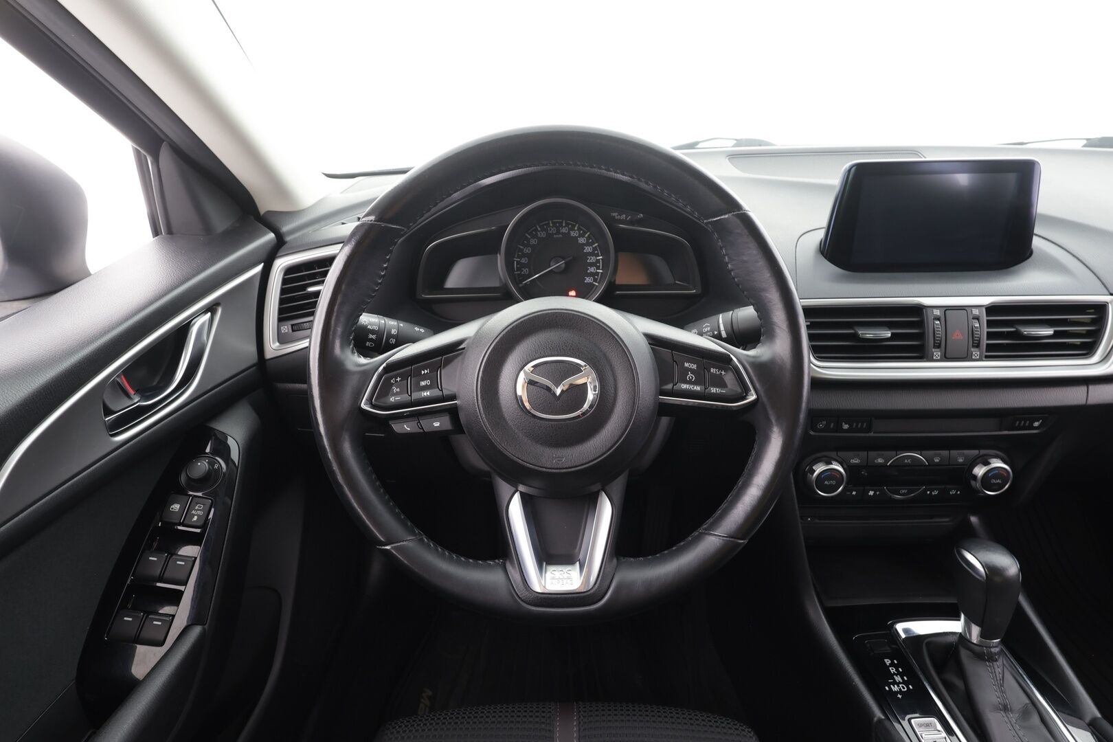 Mazda Mazda3 2017 Sedan 2,0 (120) SKYACTIV-G Premium Plus 6AT 4ov CX2 - | P.Kamera | LED | Sisätilanlämmitin | Vakkari | Bluetooth | Ratinlämmitys | Katveavustin | Navi | Merkkihuollot | Suomi-auto | 