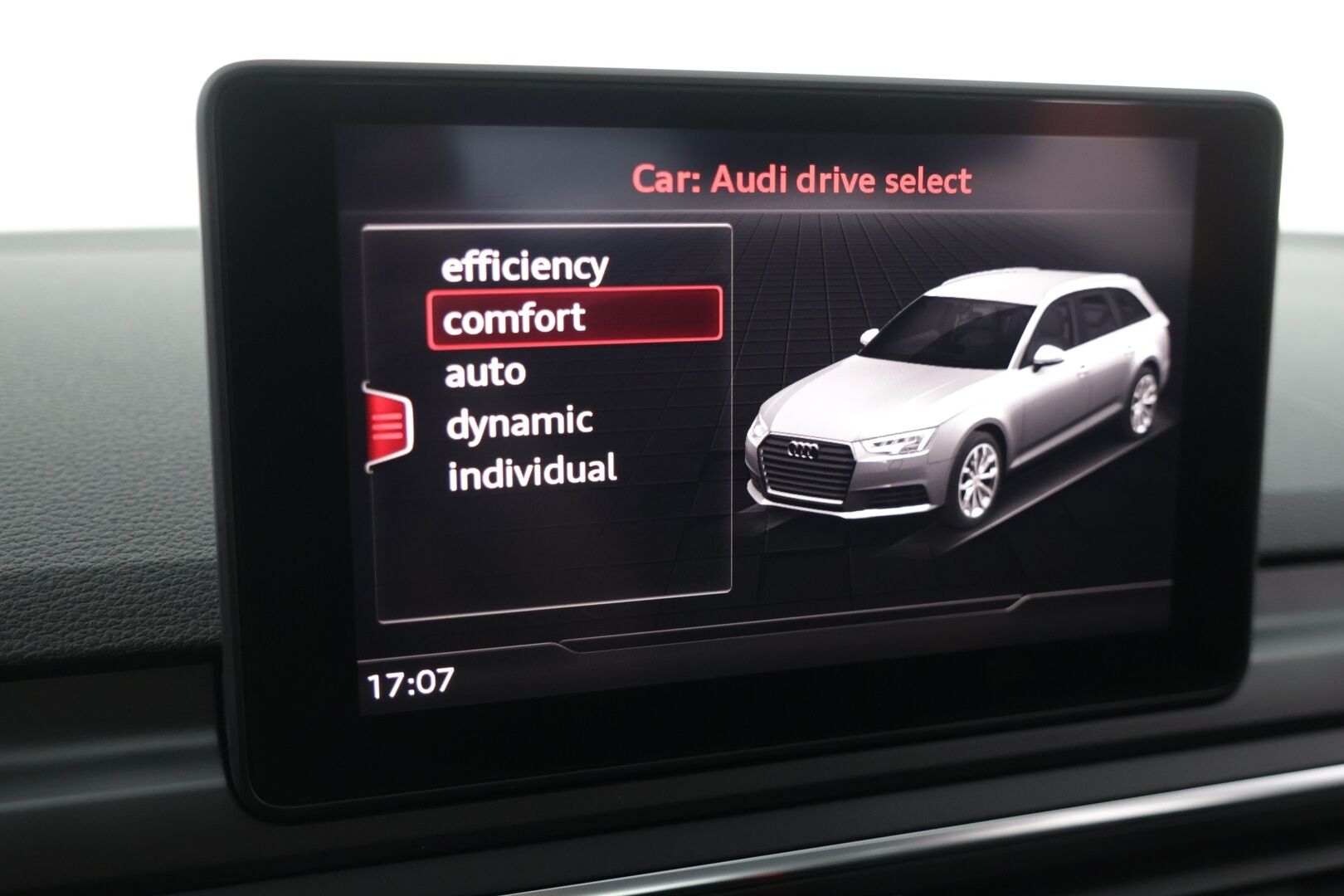 Audi A4 2017 Avant Land of quattro Edition 2,0 TDI 140 kW quattro S tronic - | LED | Webasto | Koukku | Vakkari | Suomi-auto |