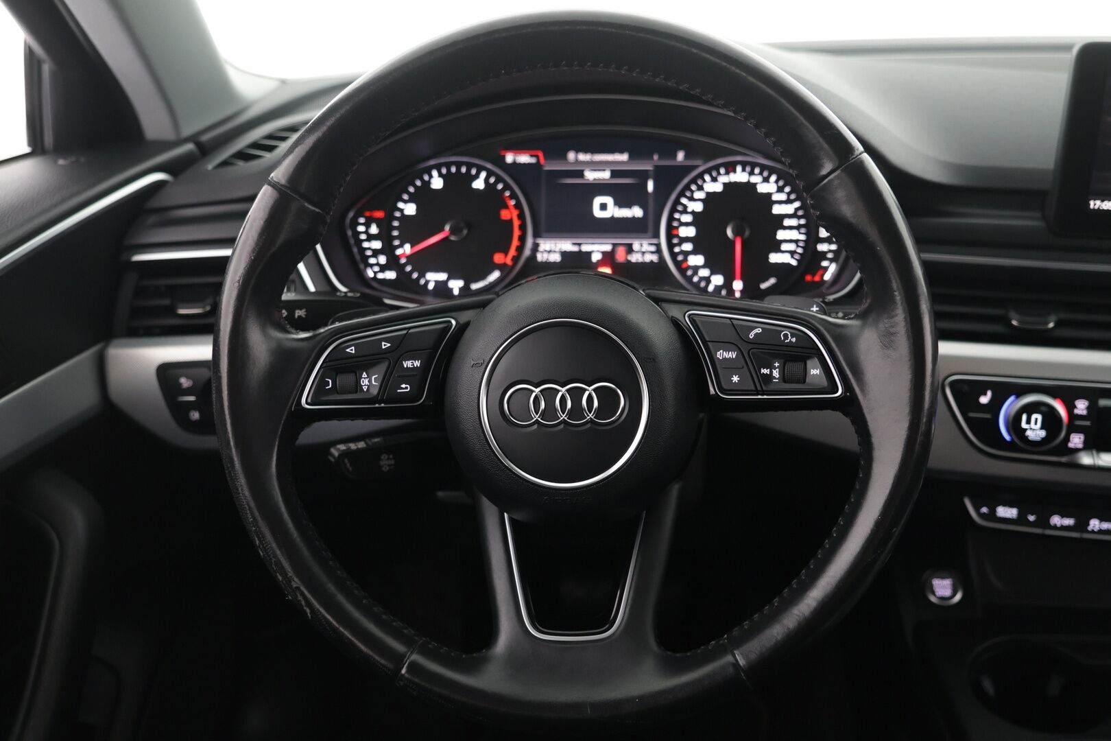 Audi A4 2017 Avant Land of quattro Edition 2,0 TDI 140 kW quattro S tronic - | LED | Webasto | Koukku | Vakkari | Suomi-auto |